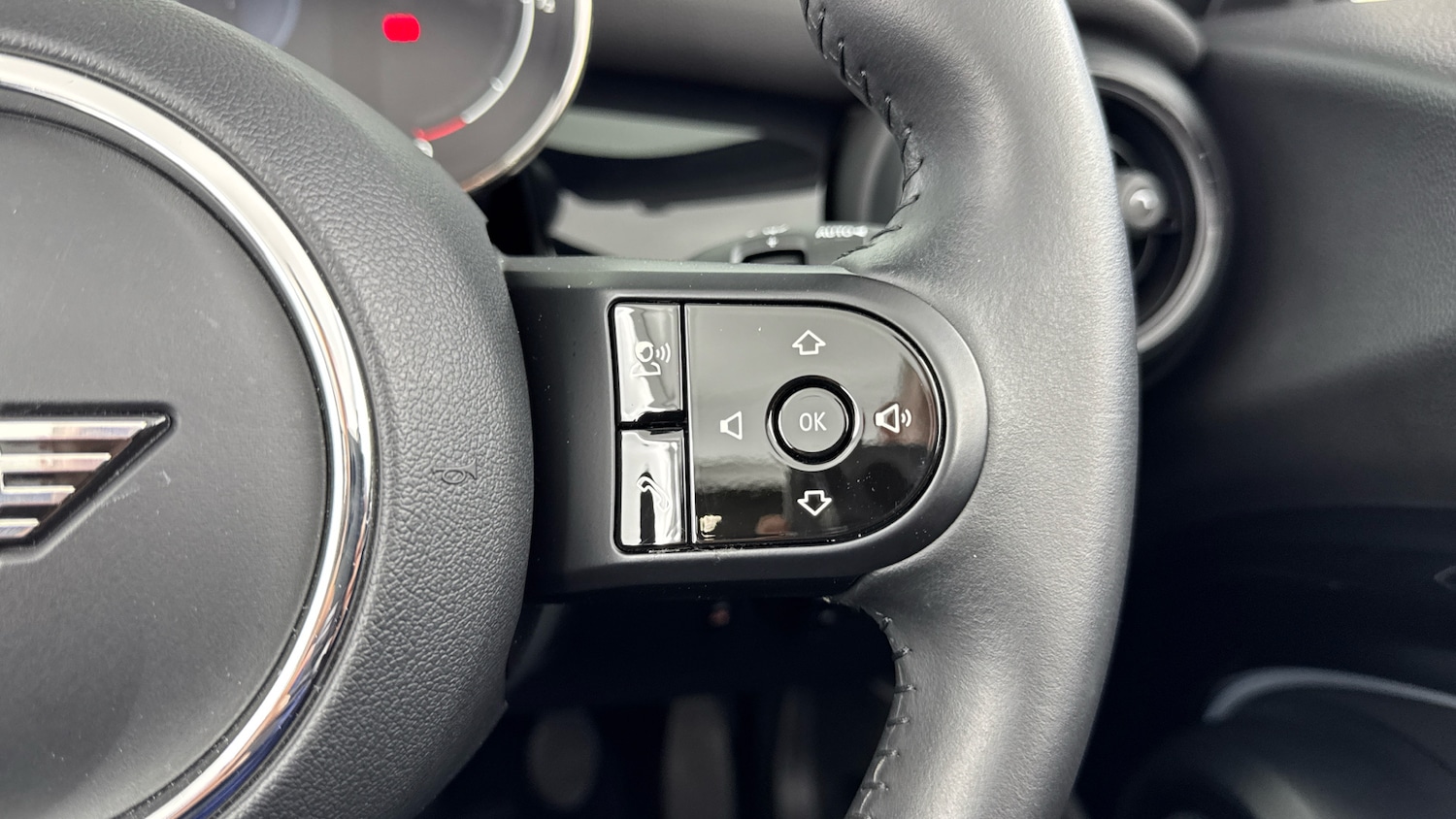 Used MINI Convertible 2021 for sale - 77061329: Photo 18