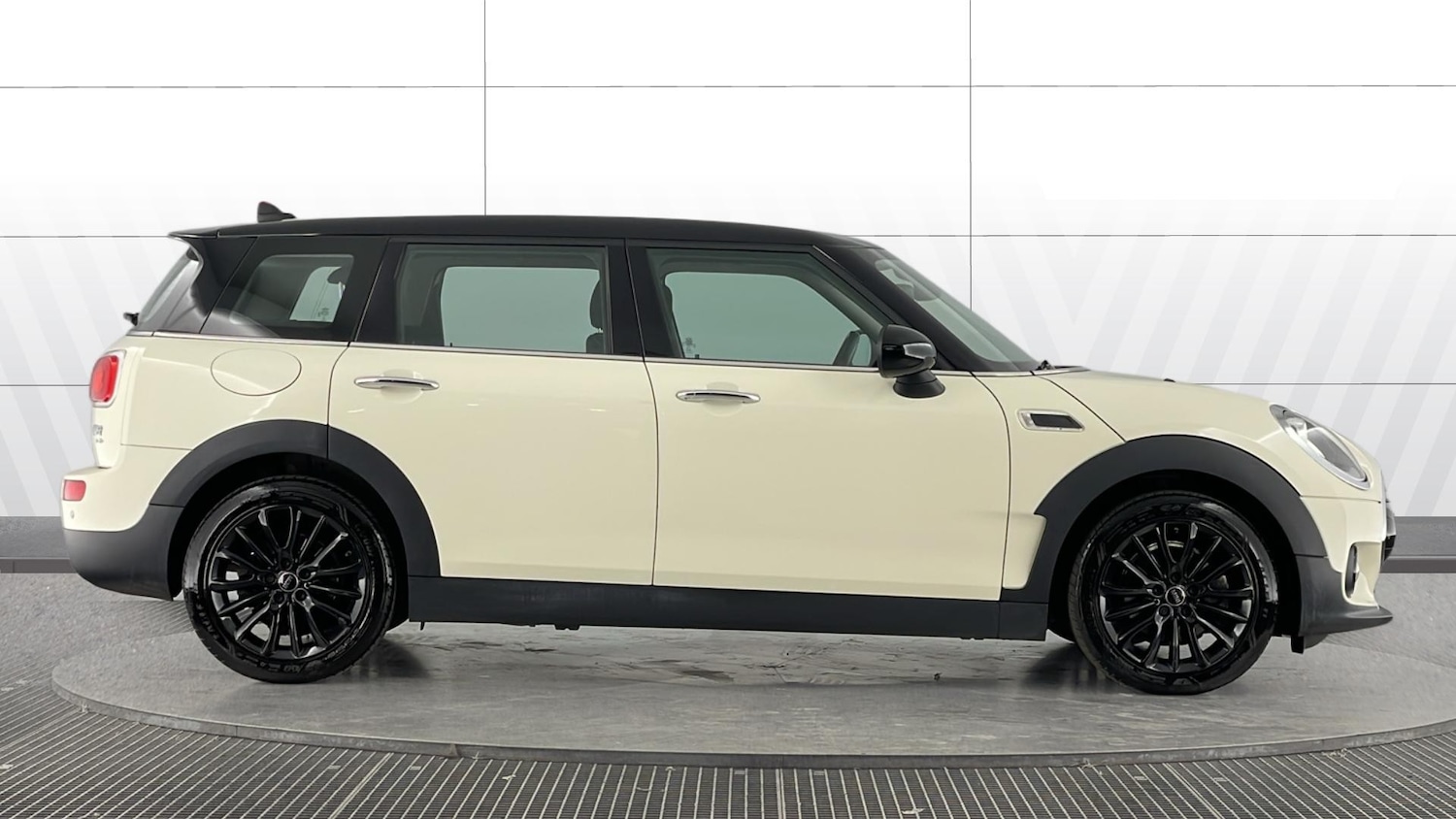 Used MINI Clubman 2017 for sale - 78175691: Photo 3