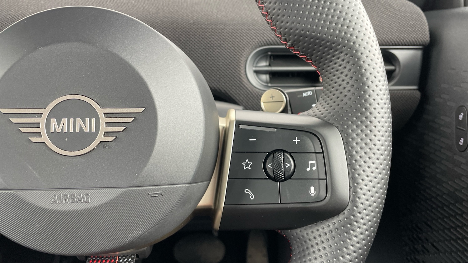 Used MINI Cooper 2024 for sale - 77733002: Photo 18