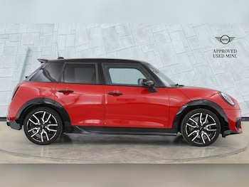 Used MINI Cooper 2024 for sale - 77107483: Photo