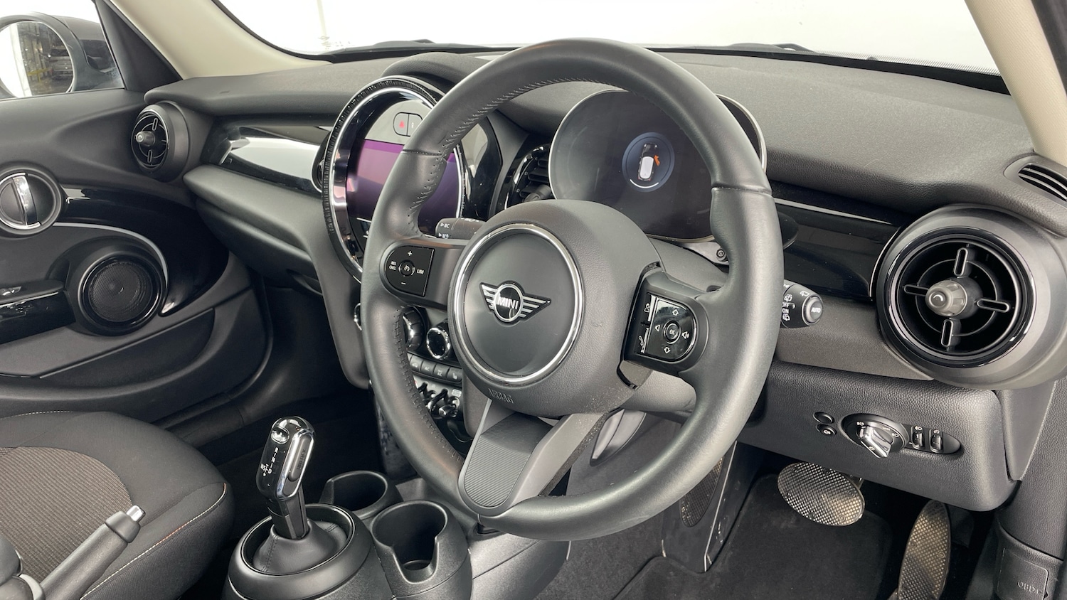 Used MINI Hatch 2023 for sale - 77618787: Photo 6