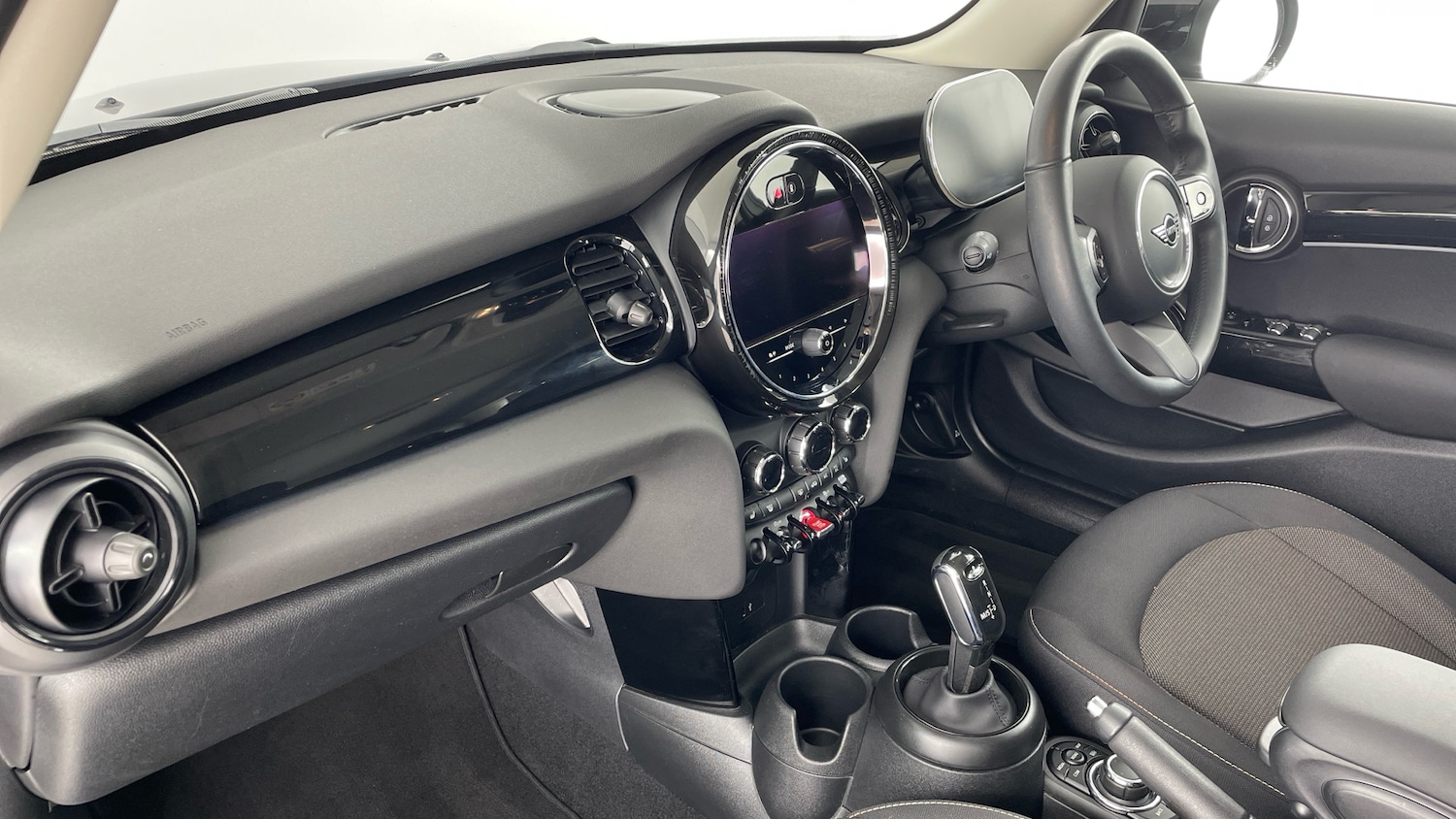 Used MINI Hatch 2023 for sale - 77804352: Photo 7