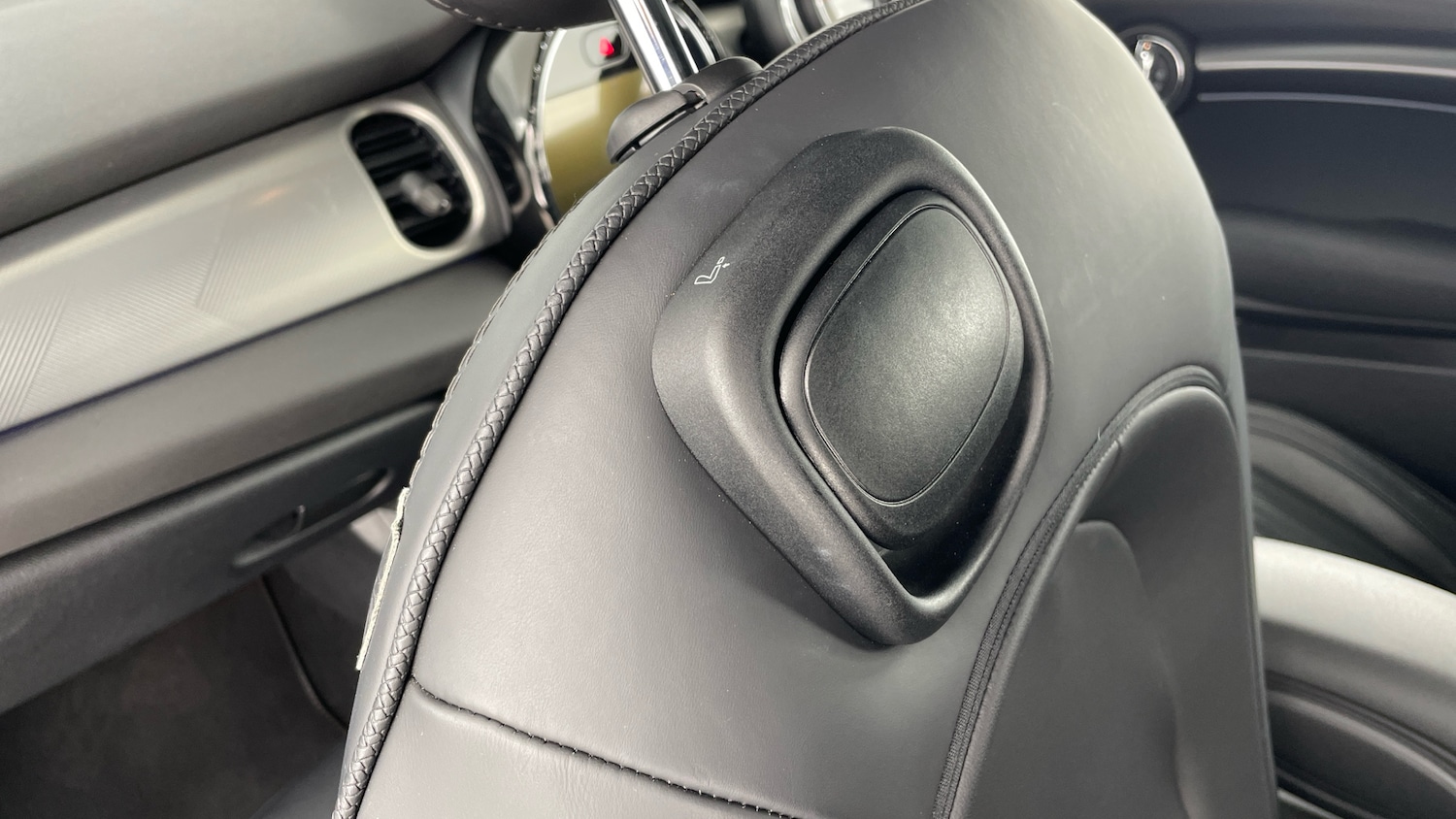 Used MINI Hatch 2022 for sale - 76265302: Photo 32