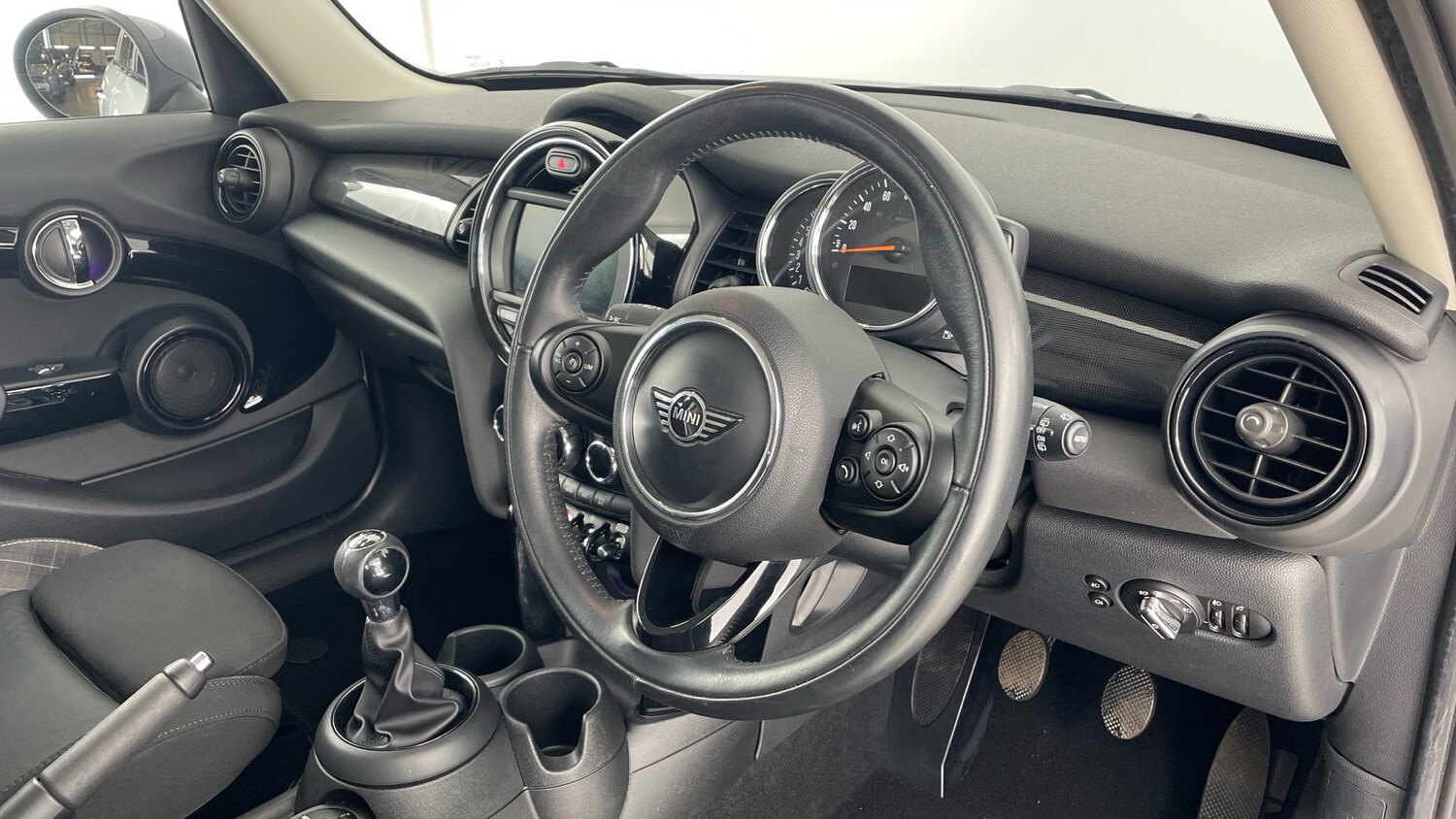 Used MINI Hatch 2018 for sale - 78151724: Photo 6