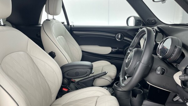 Used MINI Convertible 2022 for sale - 75700702: Photo 11