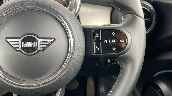 Used MINI Convertible 2022 for sale - 75700702: Photo 18