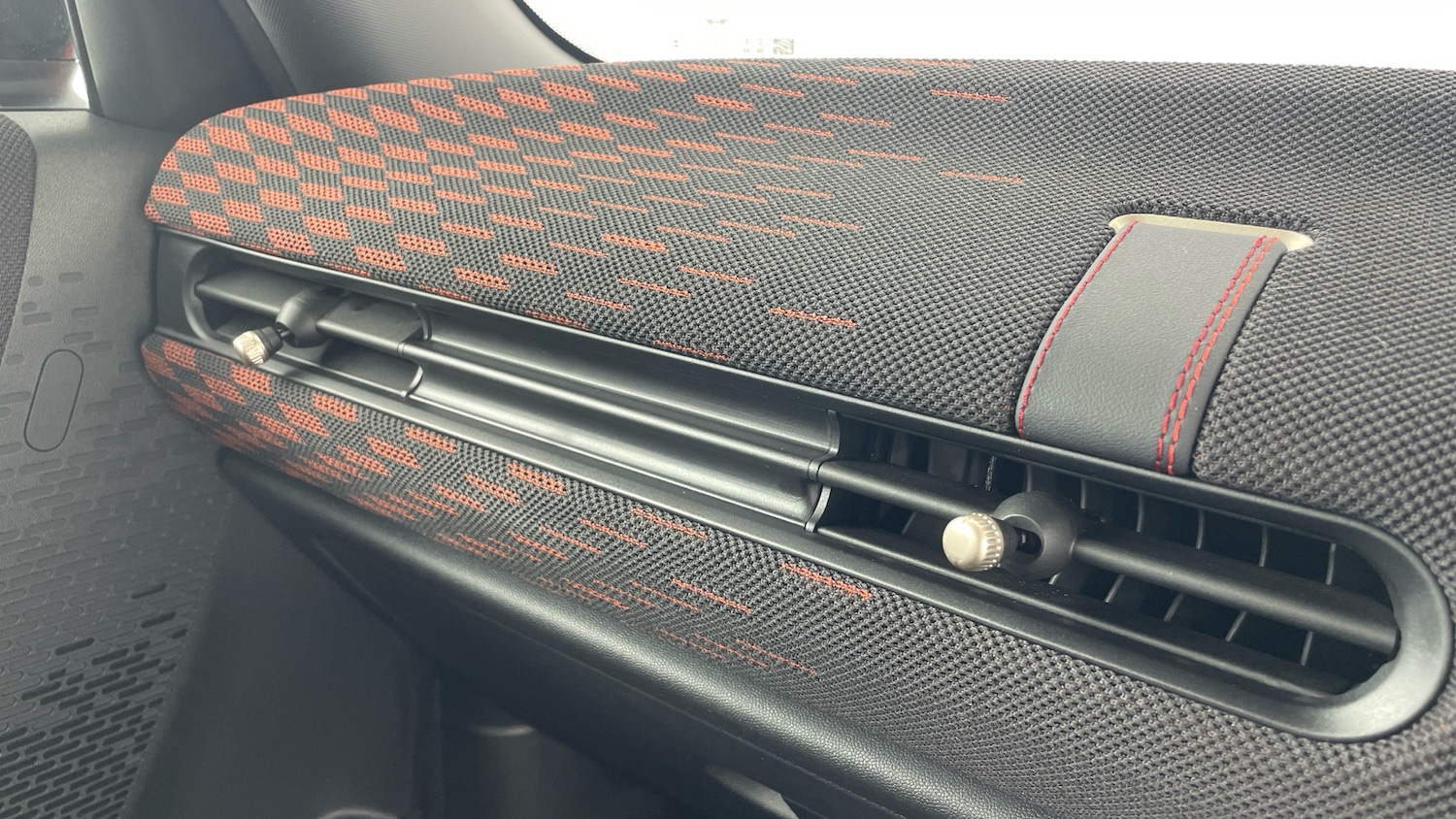 Used MINI Cooper 2025 for sale - 78109103: Photo 40