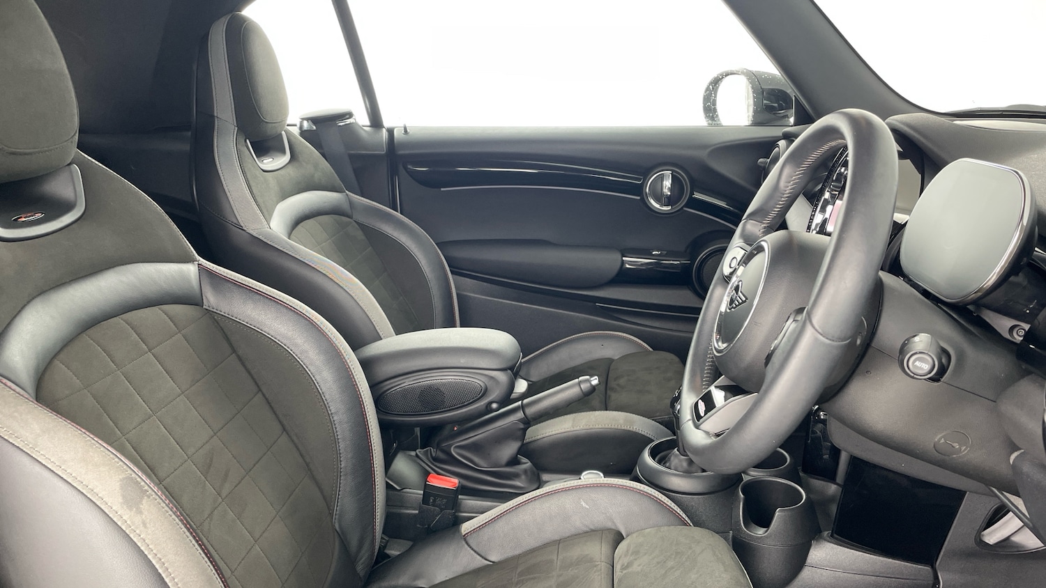 Used MINI Convertible 2022 for sale - 76382568: Photo 11