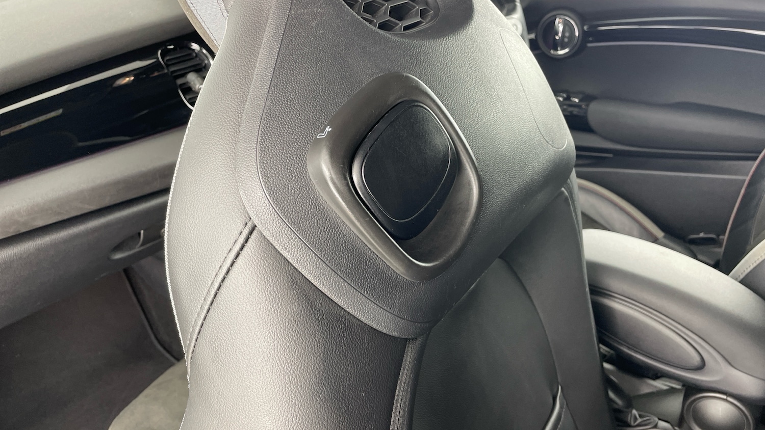 Used MINI Convertible 2022 for sale - 76382568: Photo 32