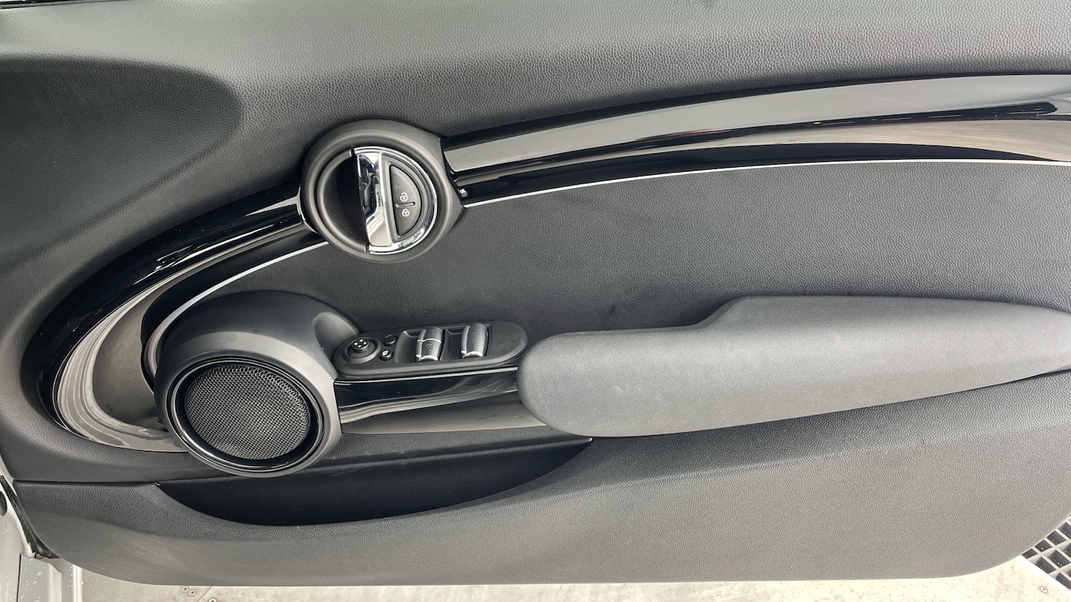 Used MINI Convertible 2022 for sale - 76382568: Photo 43