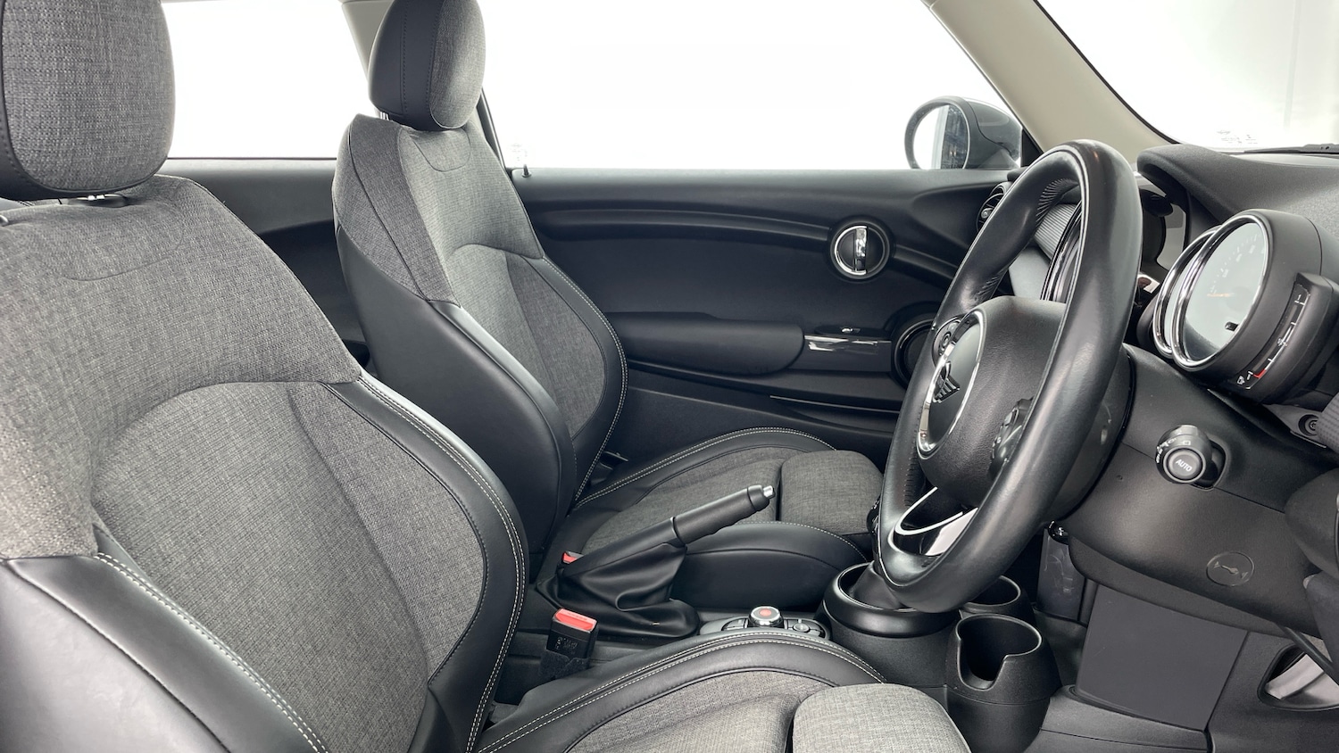 Used MINI Hatch 2018 for sale - 77578112: Photo 11