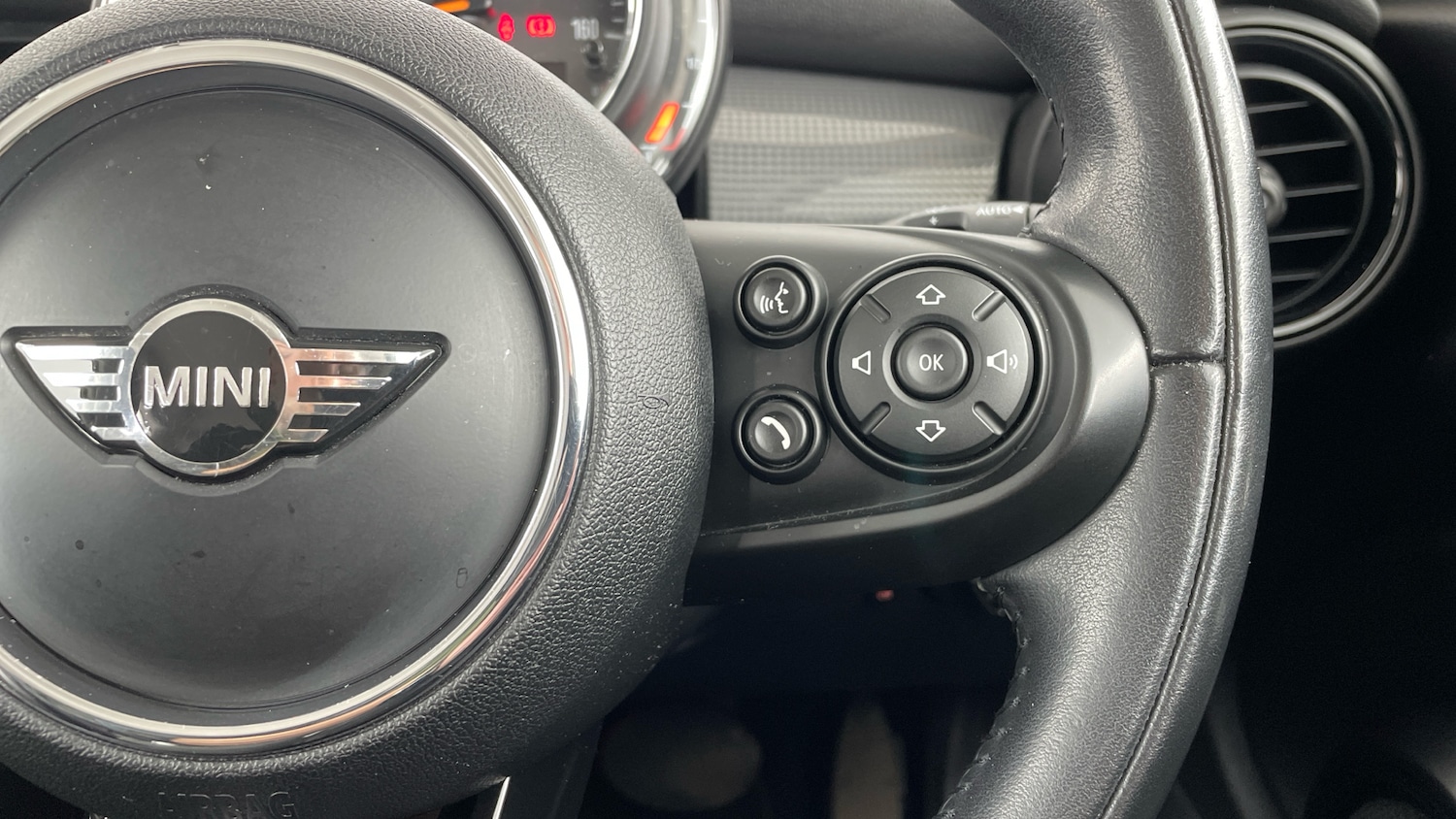 Used MINI Hatch 2018 for sale - 77578112: Photo 18