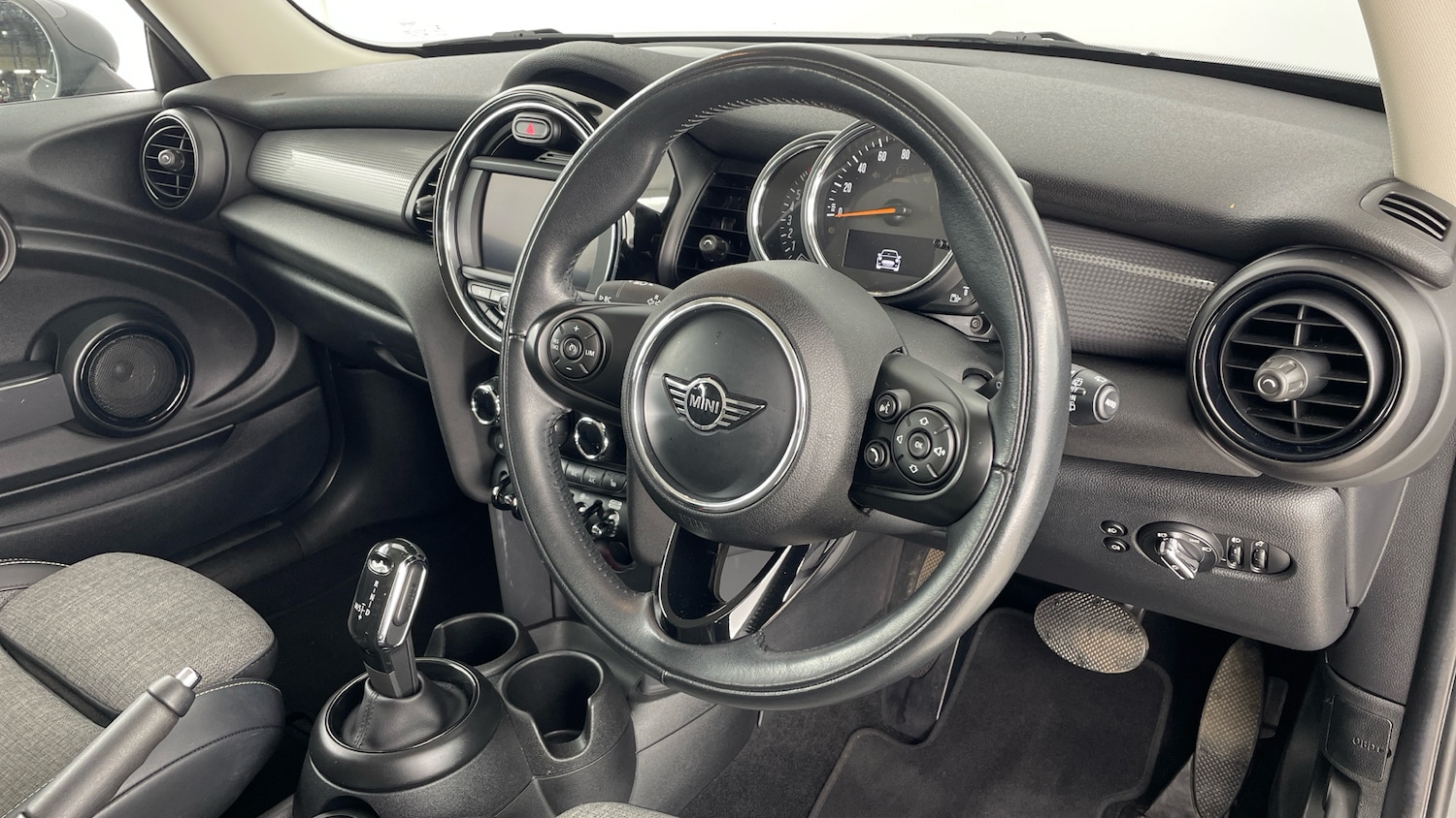 Used MINI Hatch 2018 for sale - 77578112: Photo 6