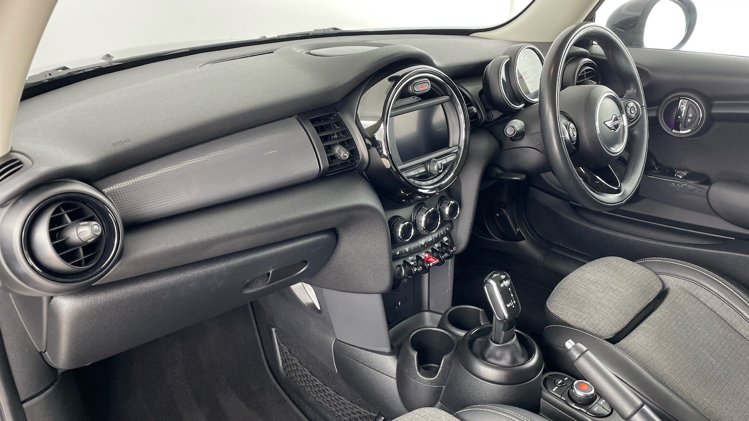 Used MINI Hatch 2018 for sale - 77578112: Photo 7