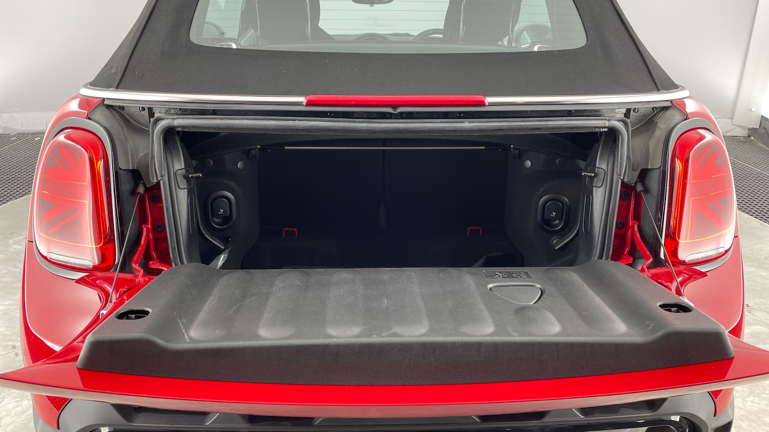 Used MINI Convertible 2024 for sale - 77963061: Photo 13