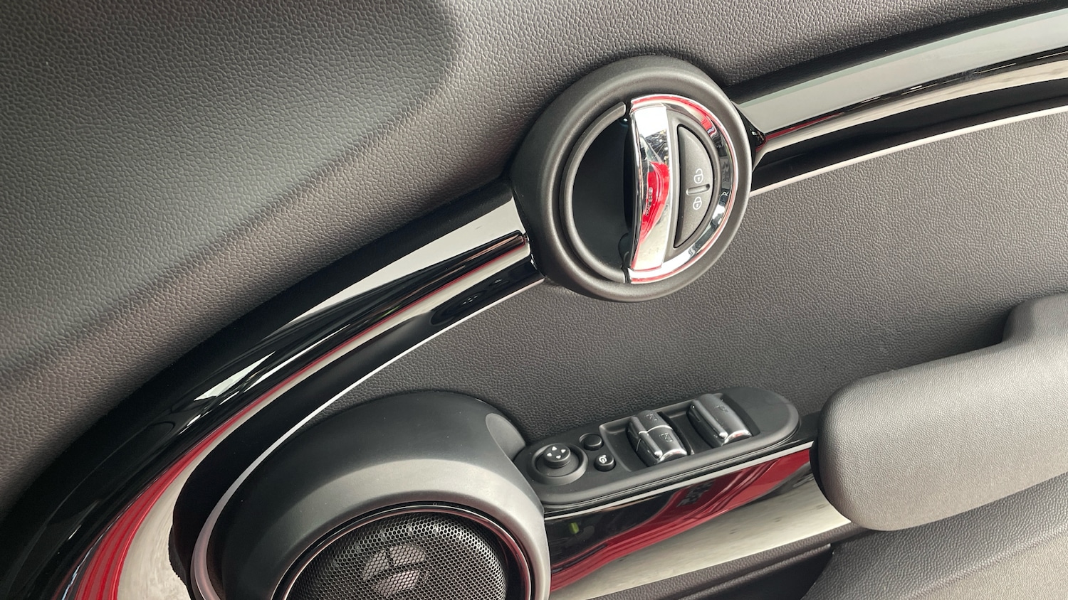 Used MINI Convertible 2024 for sale - 77963061: Photo 20