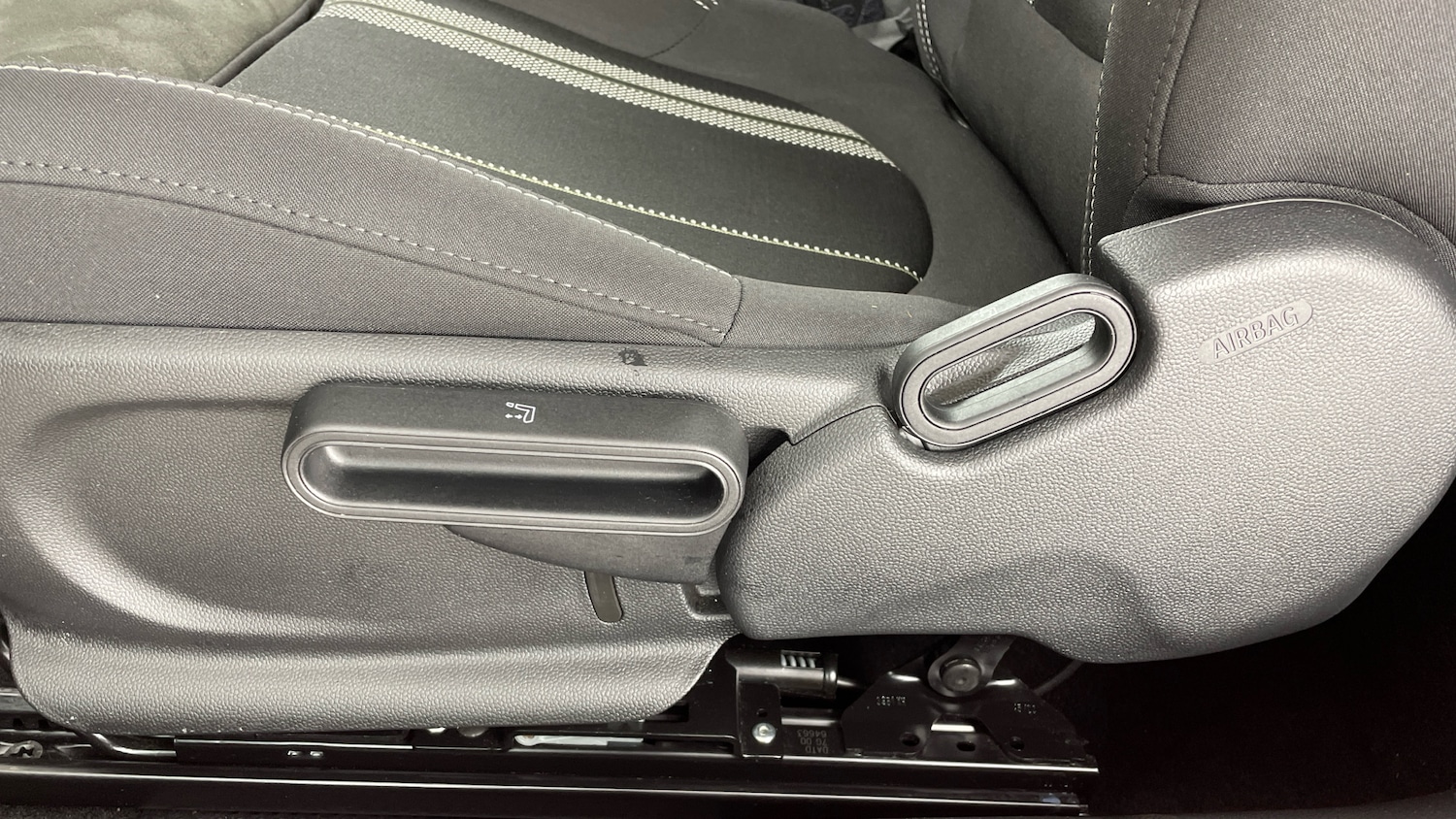 Used MINI Convertible 2024 for sale - 77963061: Photo 28