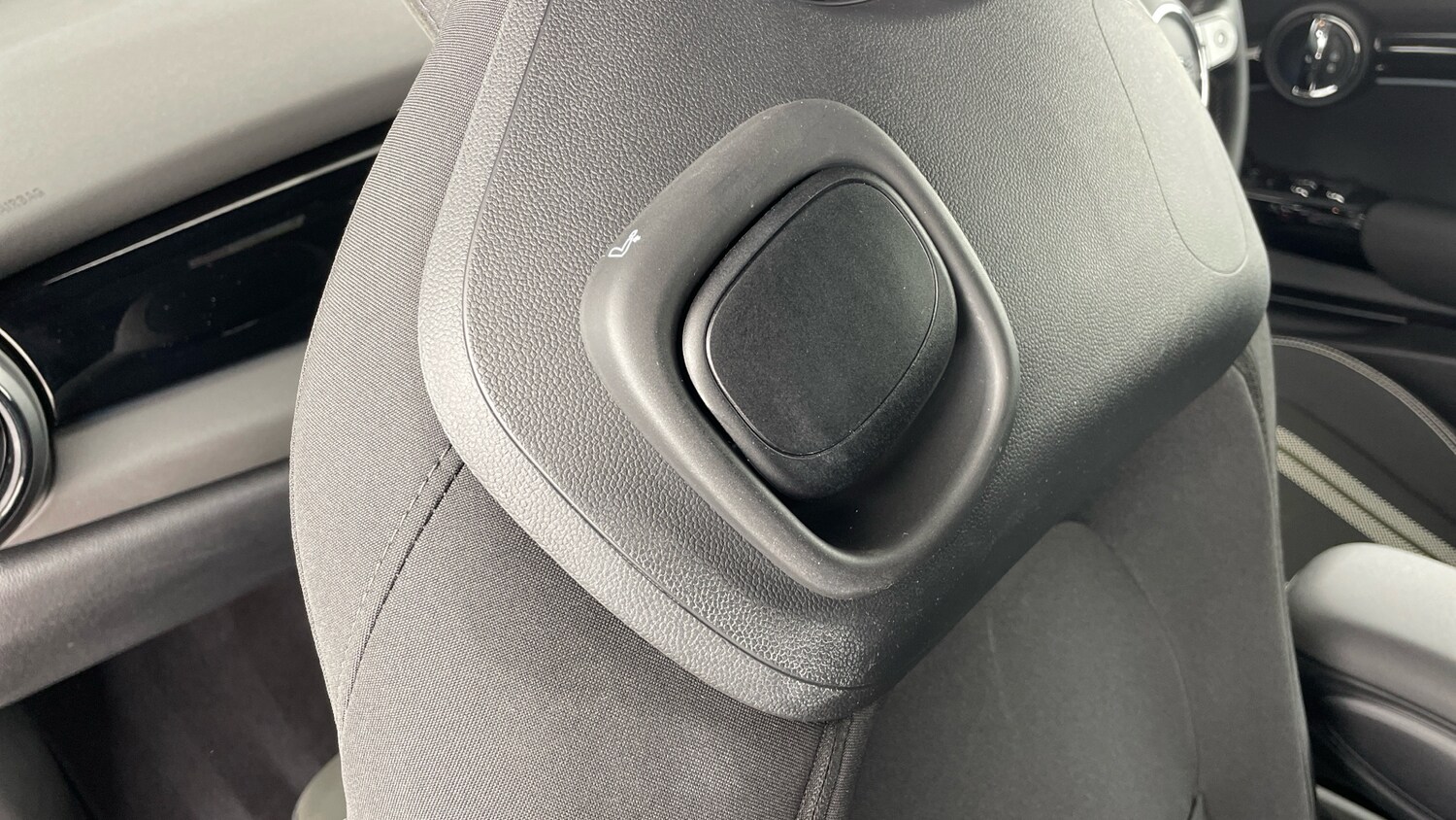 Used MINI Convertible 2024 for sale - 77963061: Photo 32