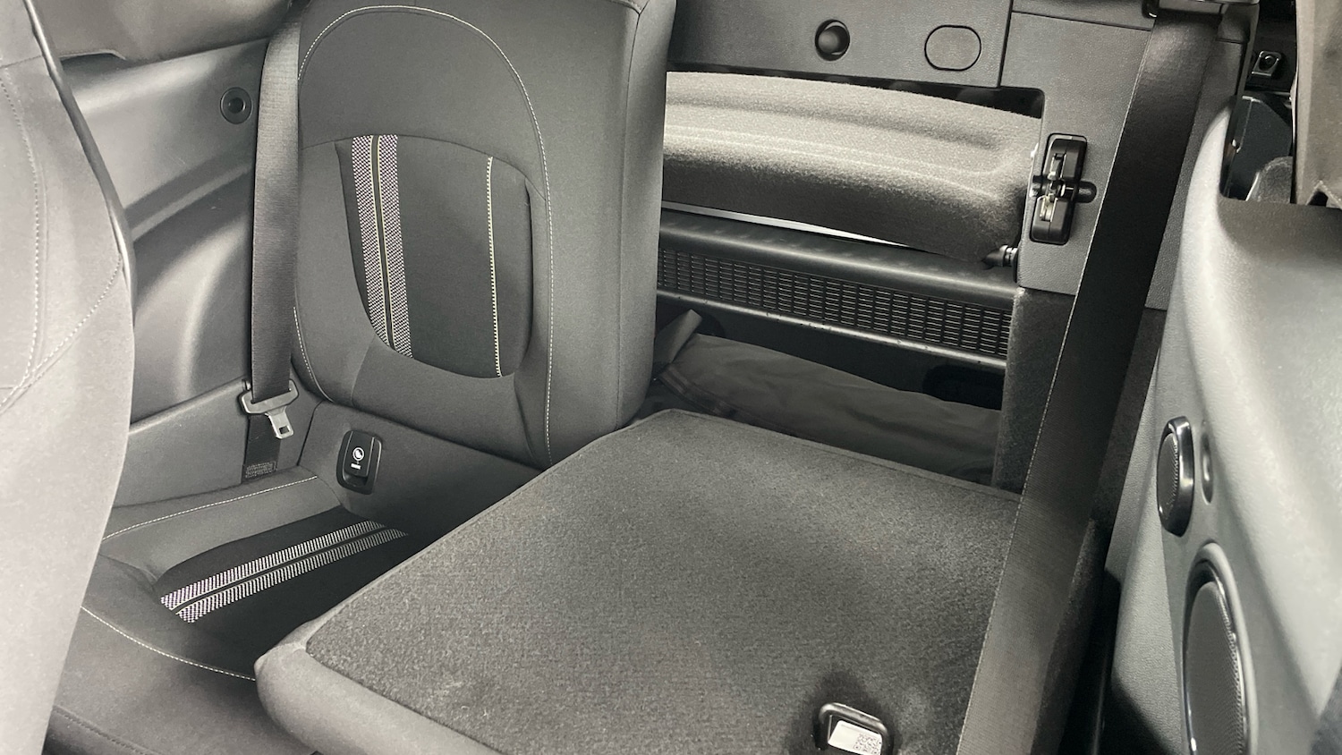 Used MINI Convertible 2024 for sale - 77963061: Photo 37