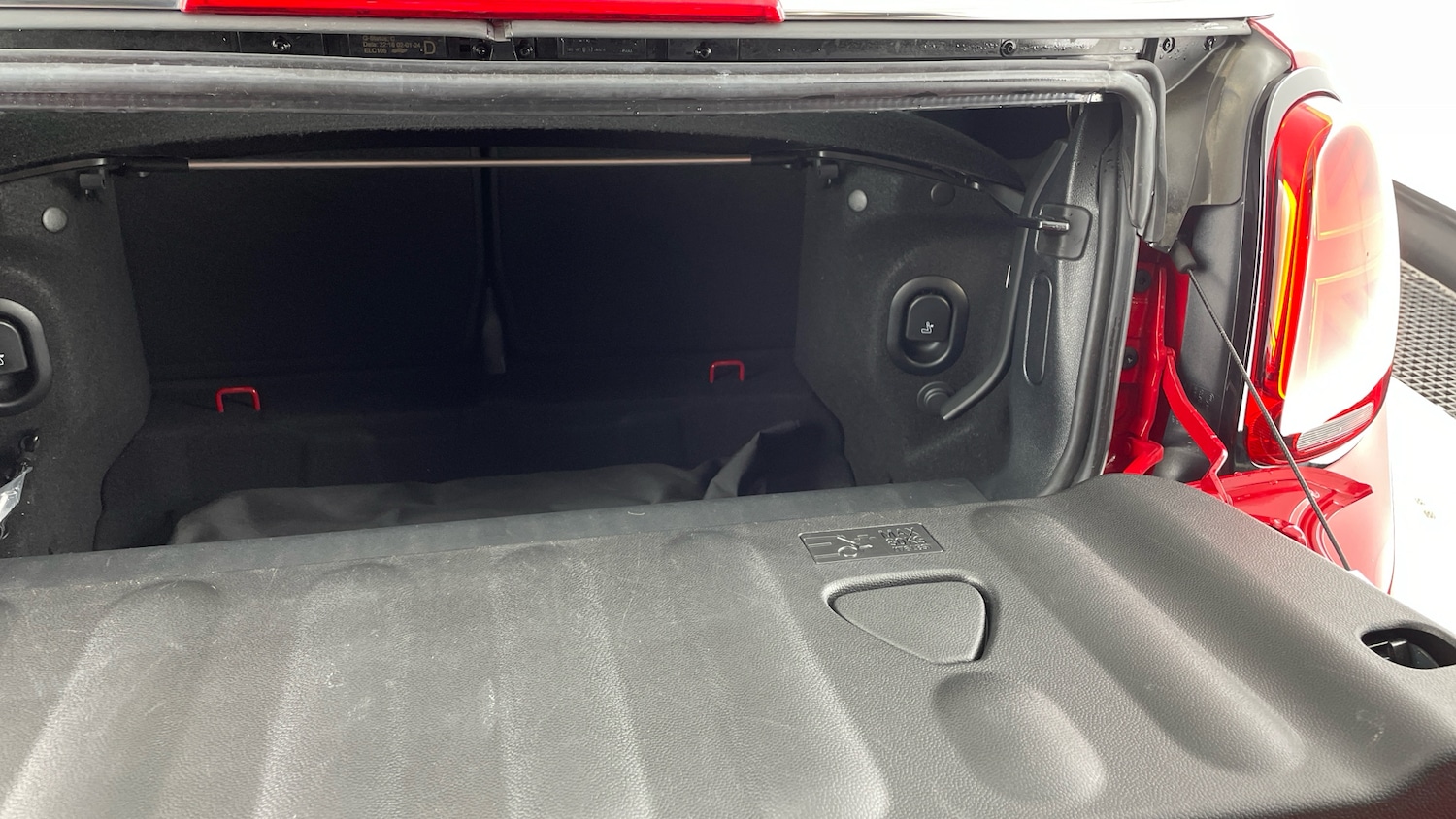 Used MINI Convertible 2024 for sale - 77963061: Photo 39