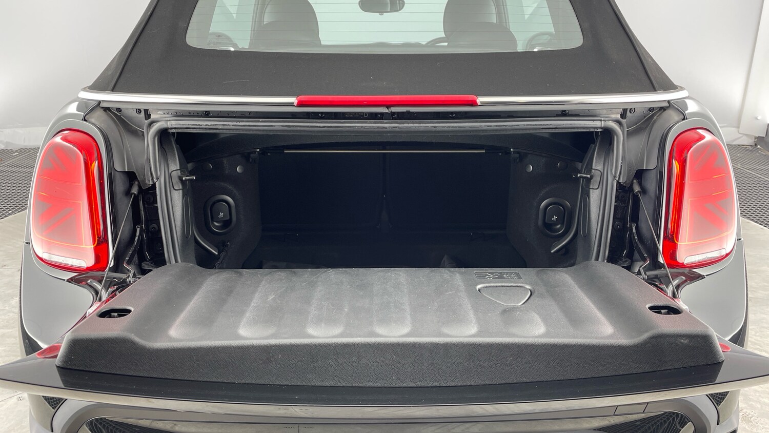 Used MINI Convertible 2022 for sale - 76196377: Photo 13