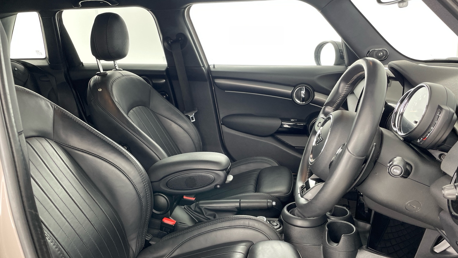 Used MINI Hatch 2022 for sale - 76946712: Photo 11