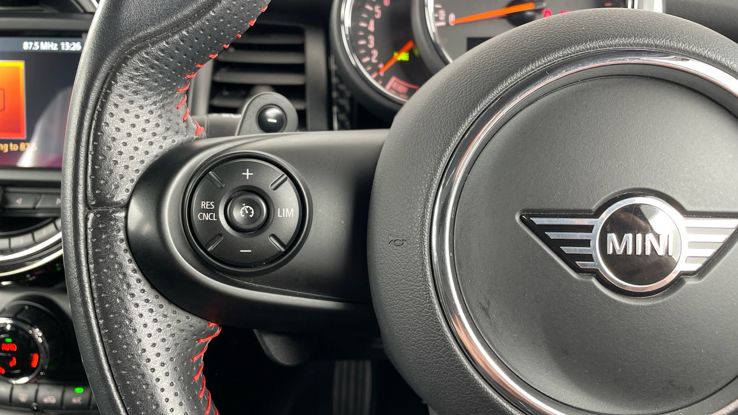 Used MINI Hatch 2020 for sale - 76974159: Photo 17