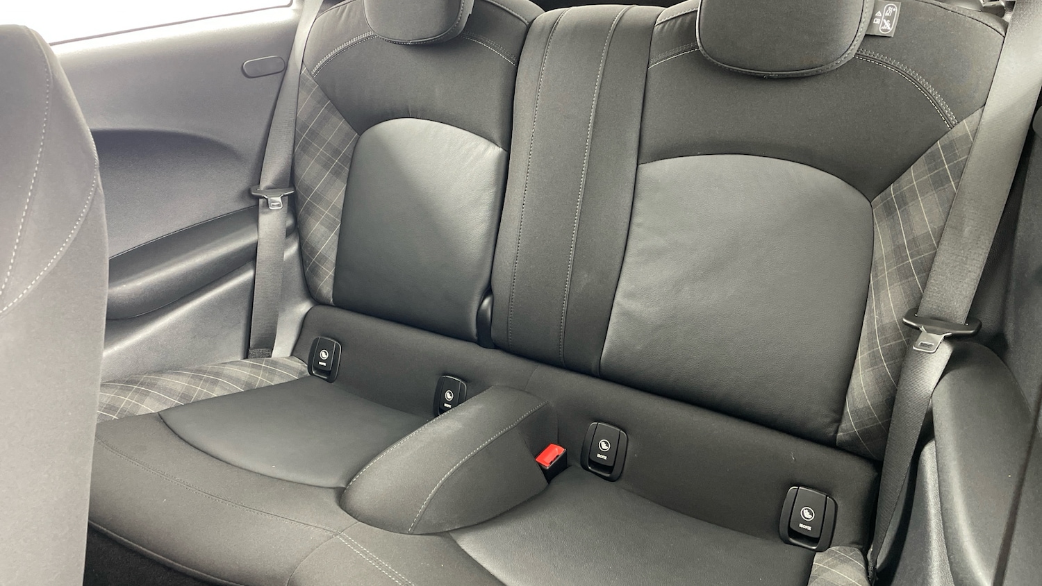 Used MINI Hatch 2018 for sale - 76544251: Photo 12