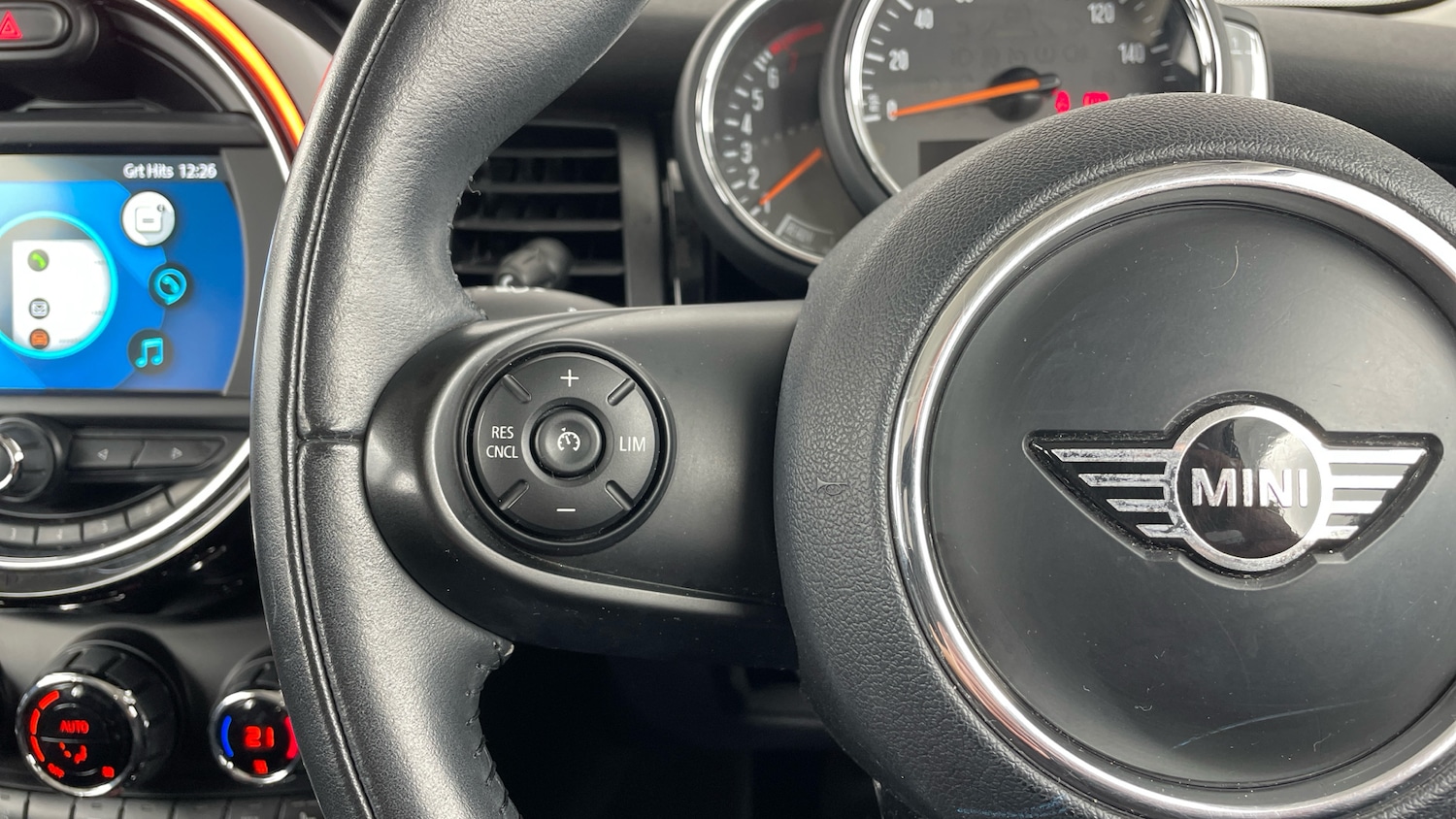 Used MINI Hatch 2018 for sale - 76544251: Photo 17