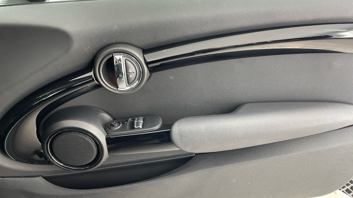 Used MINI Hatch 2018 for sale - 76544251: Photo 41