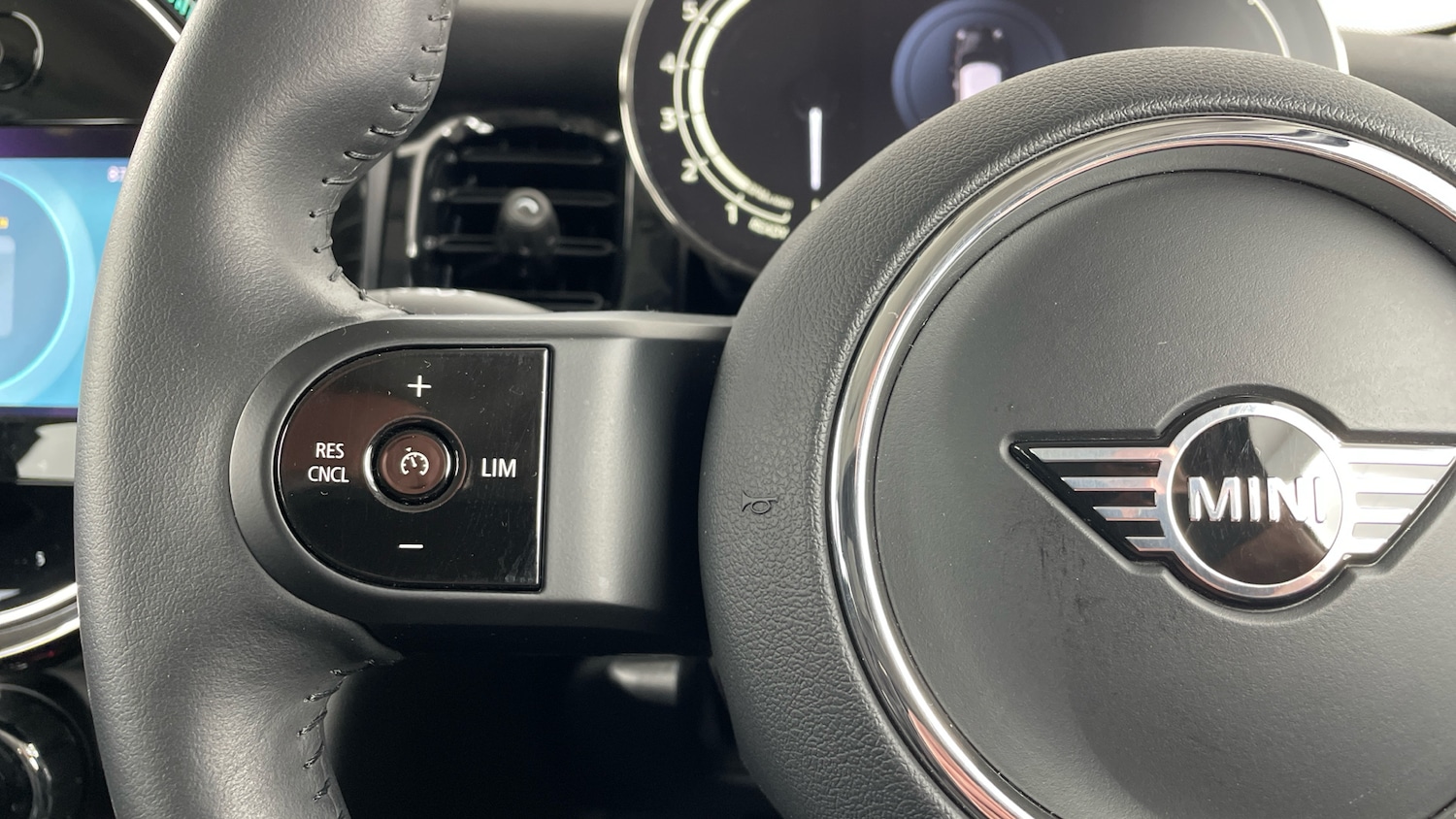 Used MINI Hatch 2023 for sale - 77570554: Photo 17