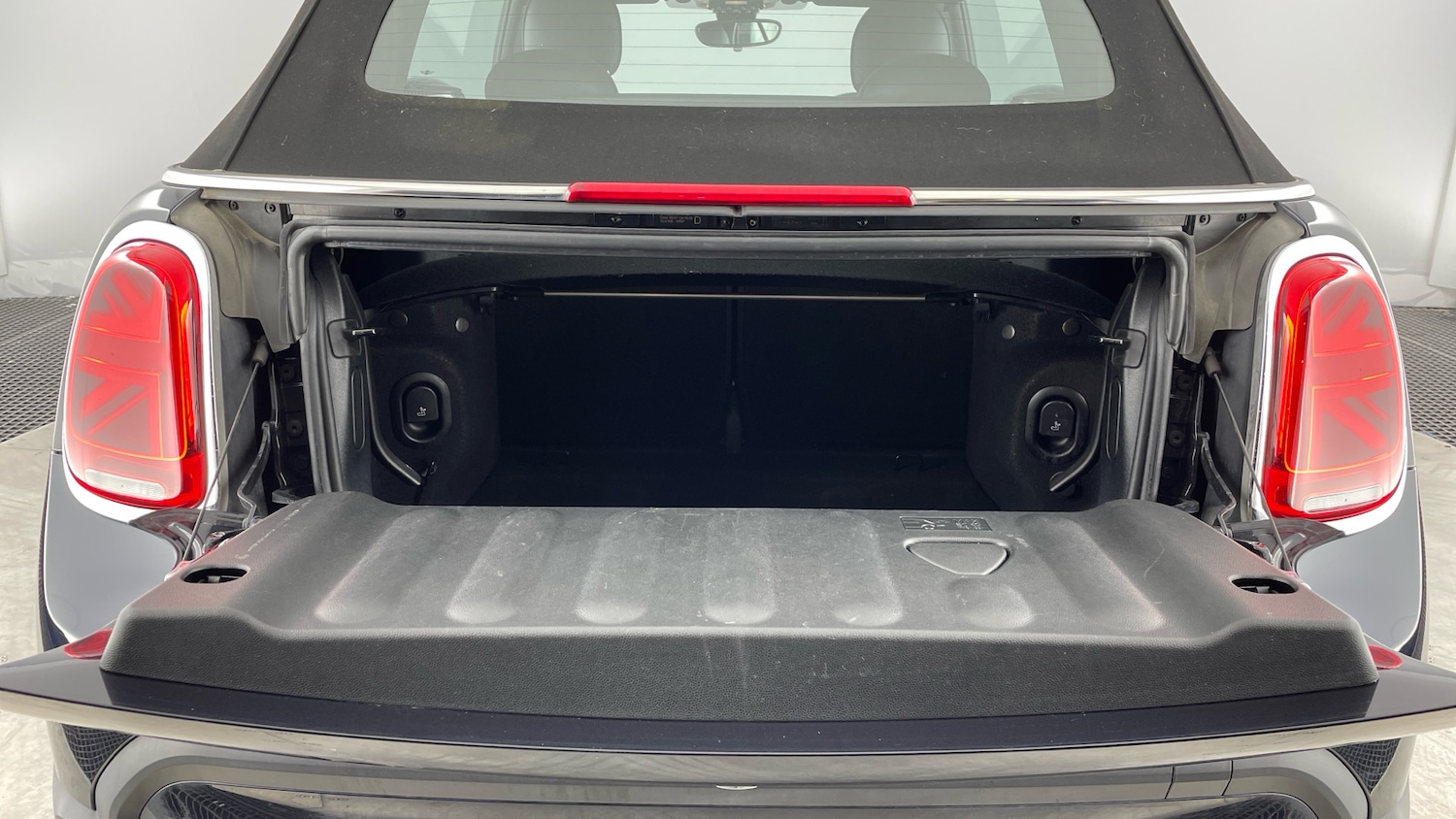 Used MINI Convertible 2023 for sale - 77568270: Photo 13