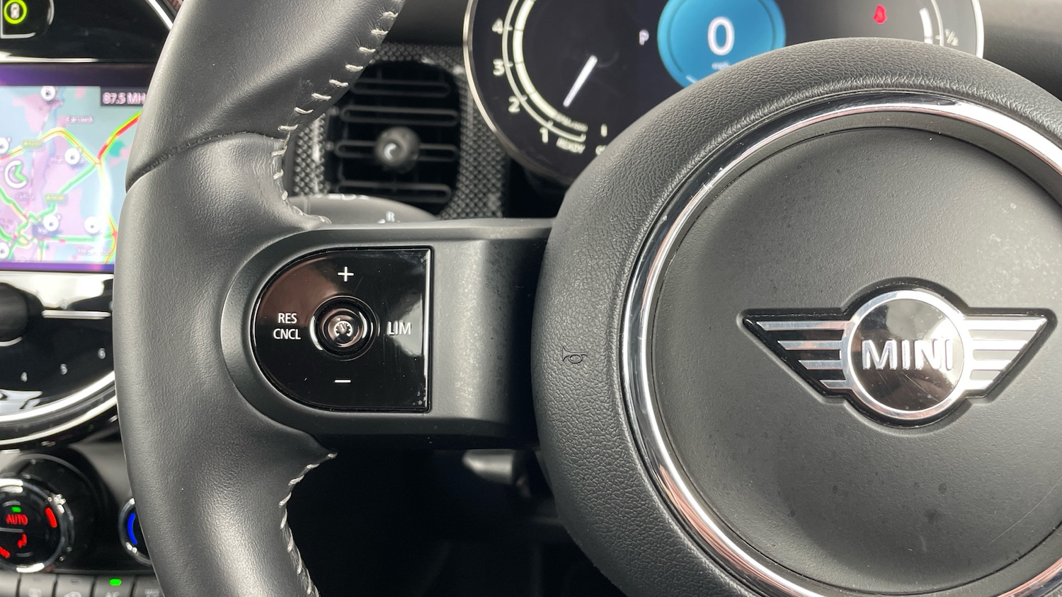 Used MINI Convertible 2023 for sale - 77568270: Photo 17