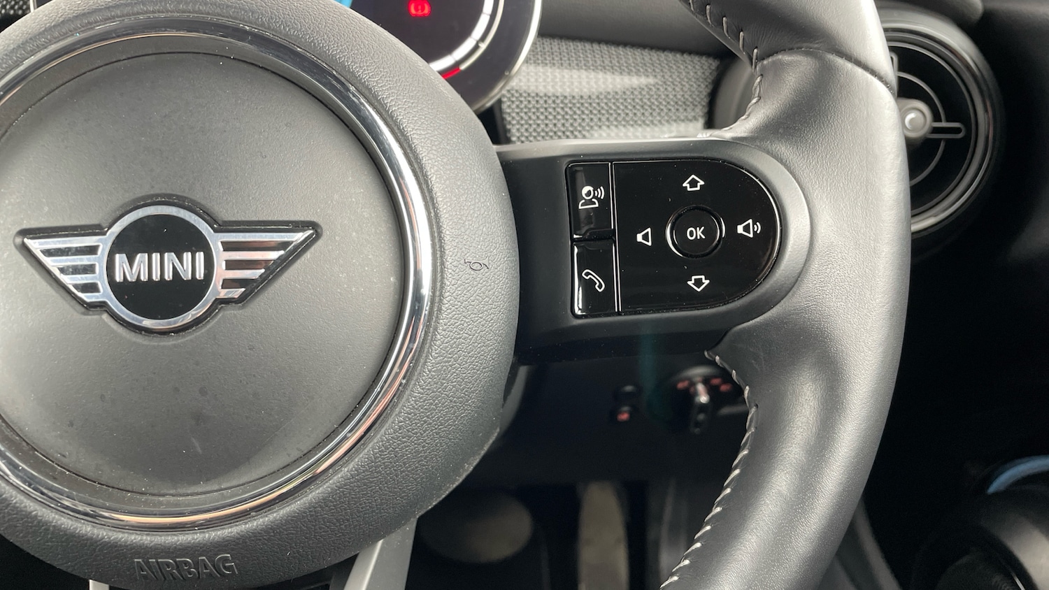 Used MINI Convertible 2023 for sale - 77568270: Photo 18