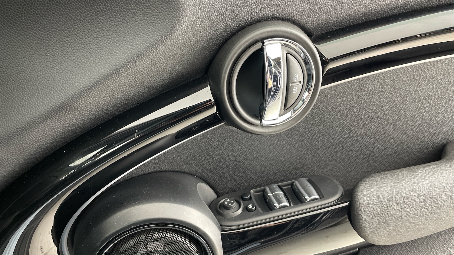 Used MINI Convertible 2023 for sale - 77568270: Photo 20