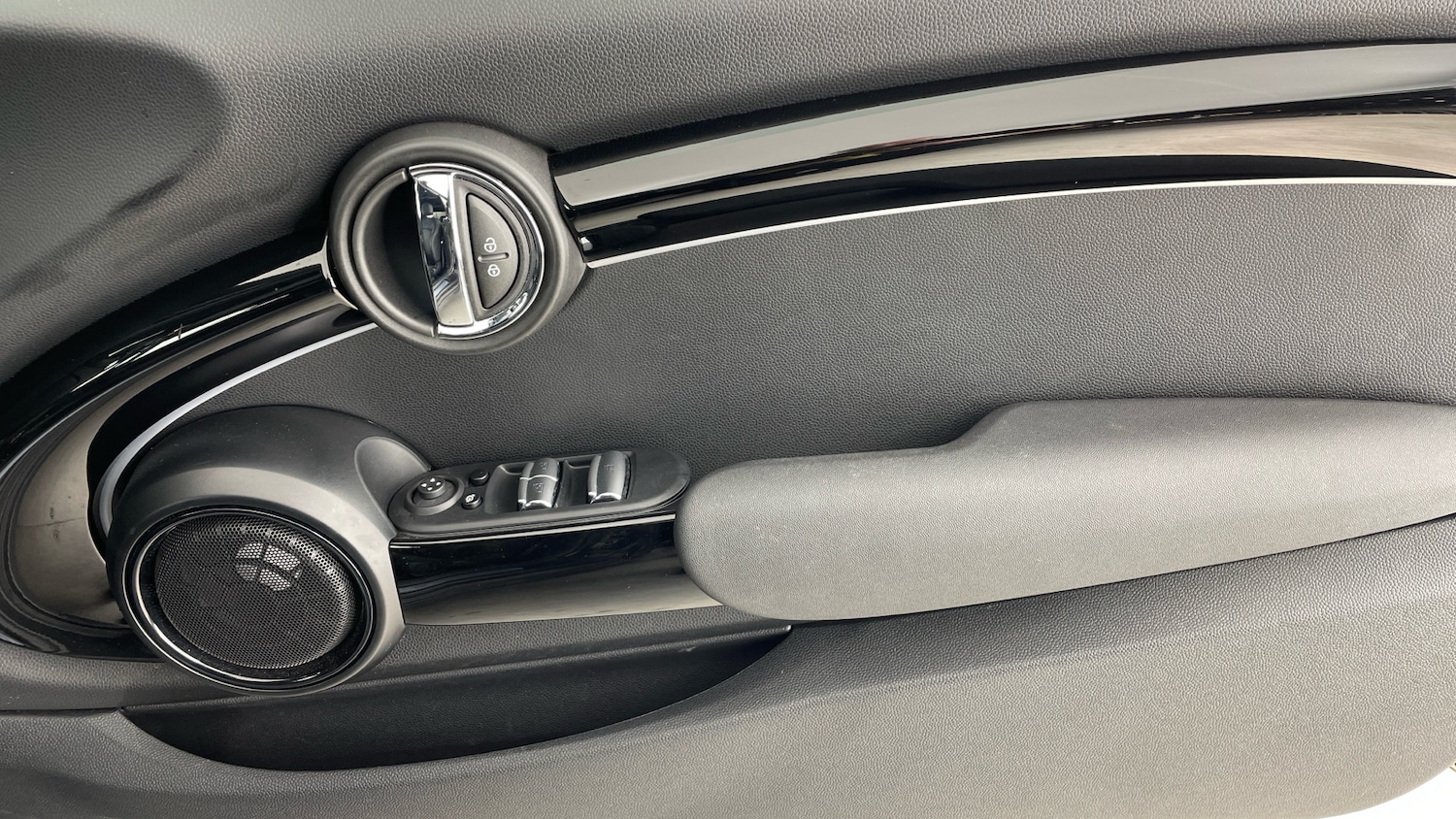 Used MINI Convertible 2023 for sale - 77568270: Photo 44