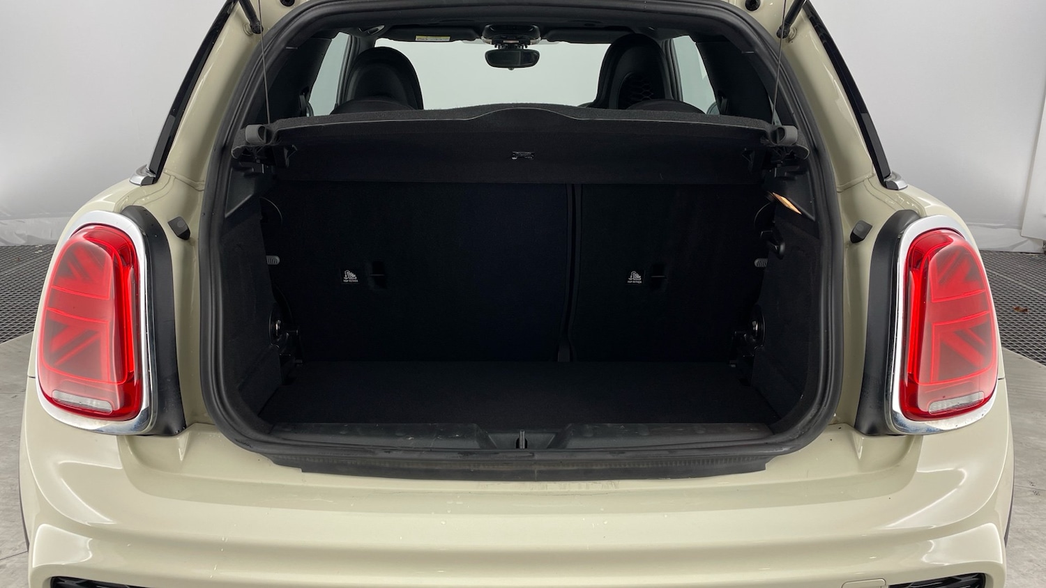 Used MINI Hatch 2019 for sale - 76946723: Photo 13