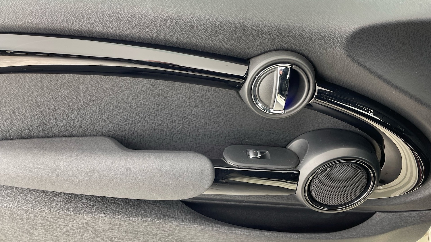 Used MINI Hatch 2019 for sale - 76946723: Photo 27