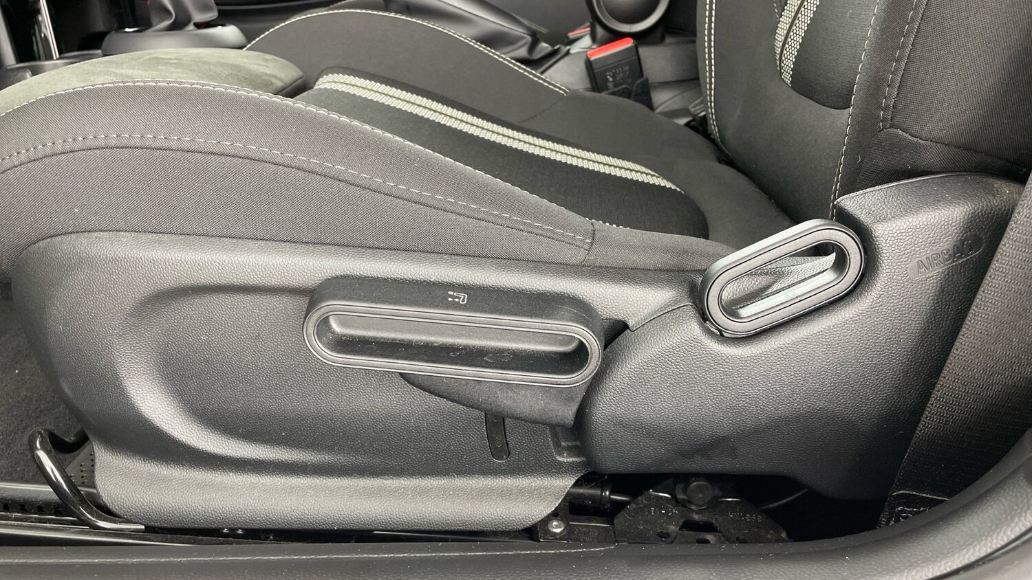 Used MINI Hatch 2019 for sale - 76946723: Photo 28