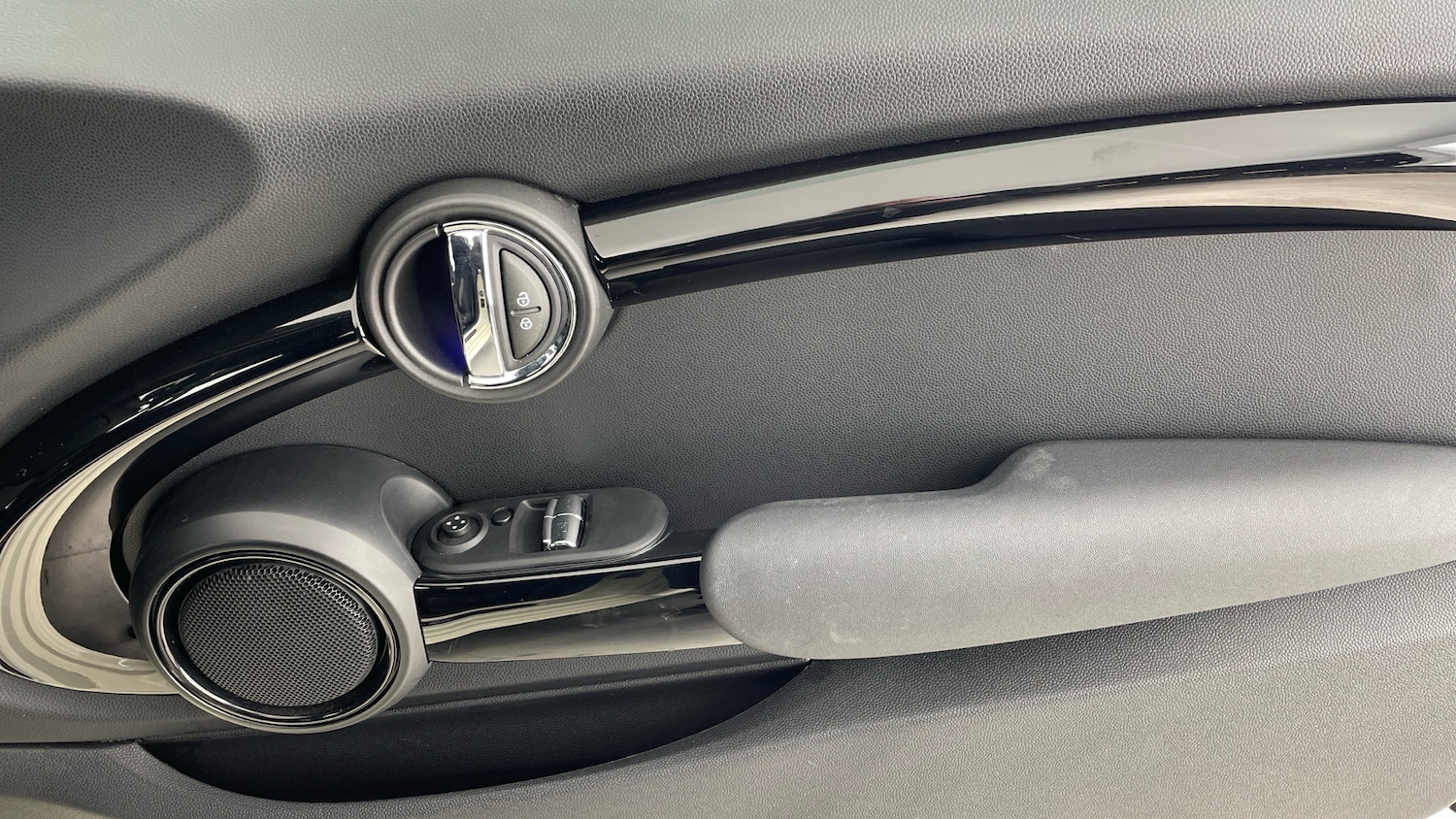 Used MINI Hatch 2019 for sale - 76946723: Photo 42