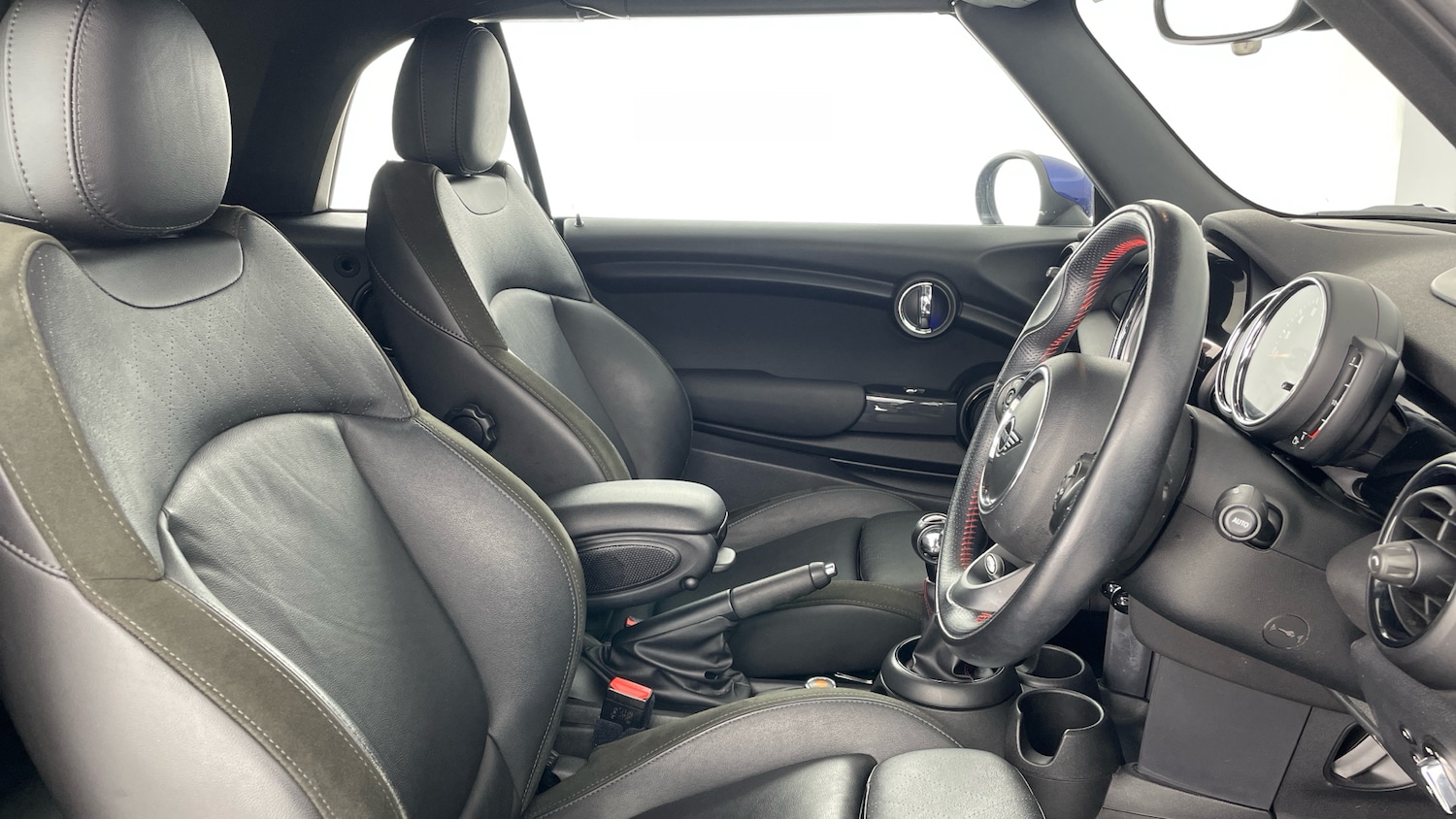 Used MINI Convertible 2019 for sale - 76564922: Photo 11