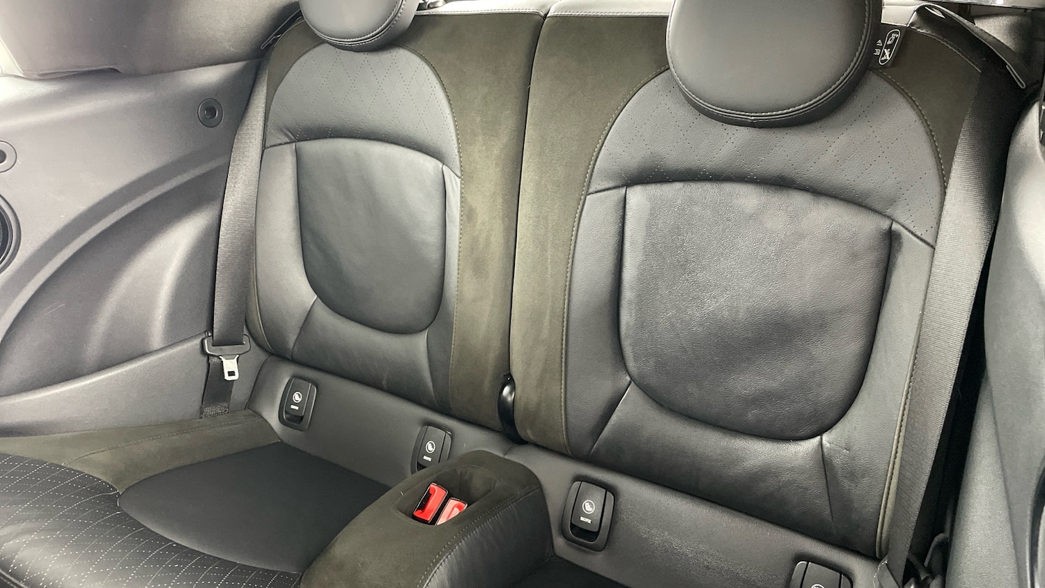 Used MINI Convertible 2019 for sale - 76564922: Photo 12