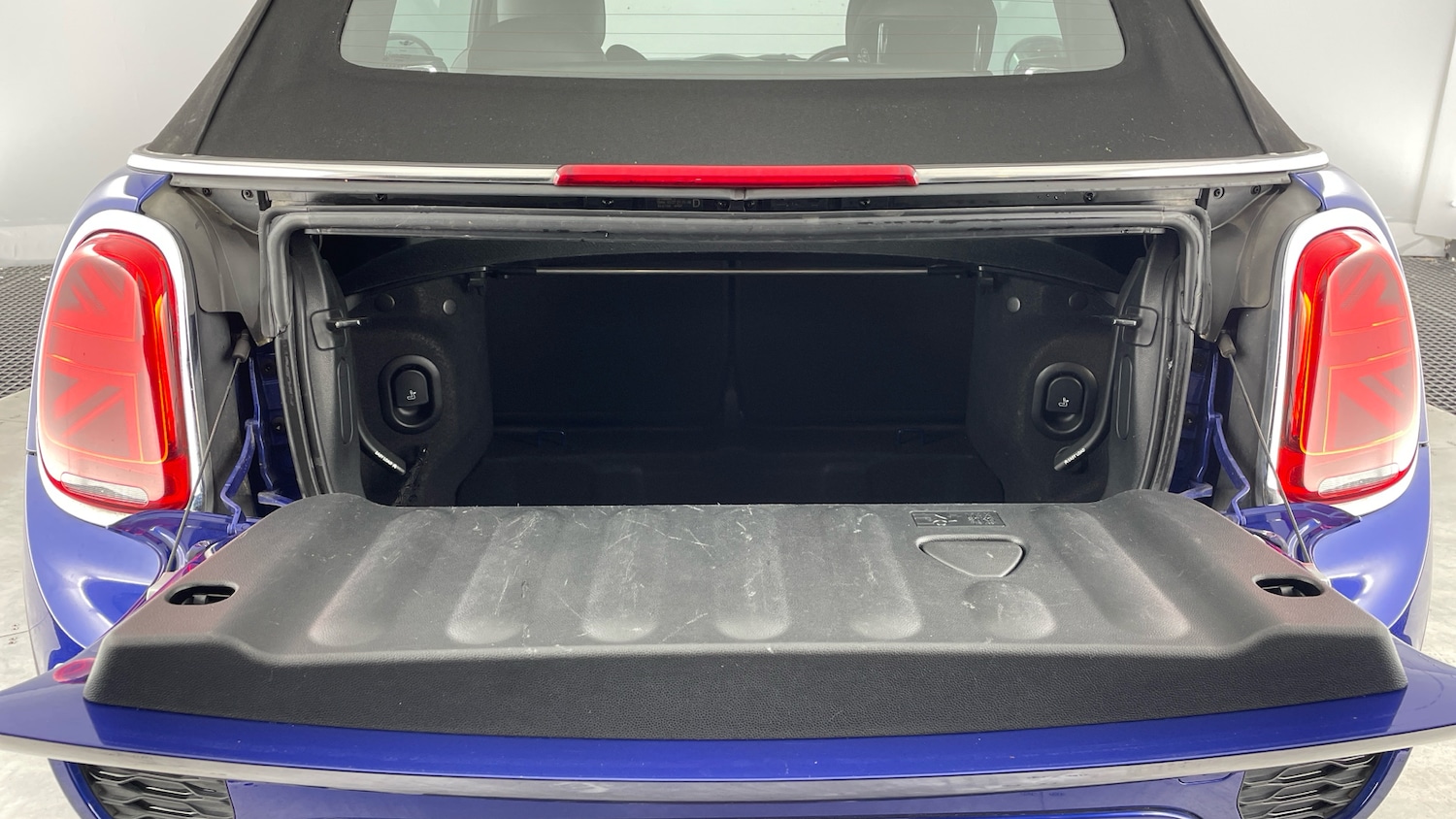 Used MINI Convertible 2019 for sale - 76564922: Photo 13