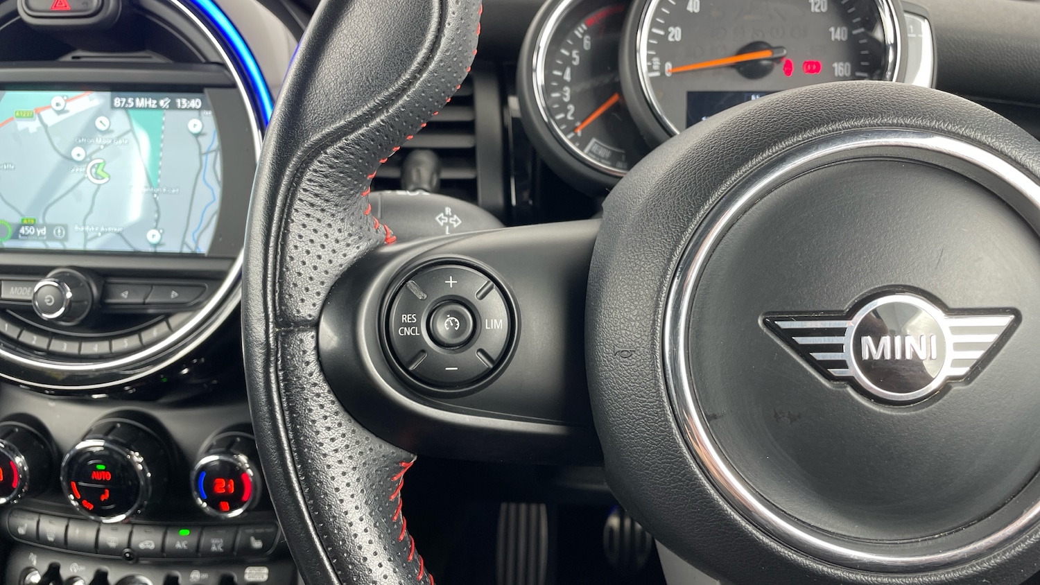 Used MINI Convertible 2019 for sale - 76564922: Photo 17