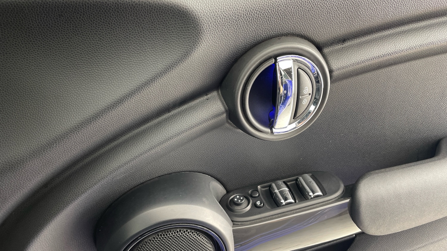 Used MINI Convertible 2019 for sale - 76564922: Photo 20