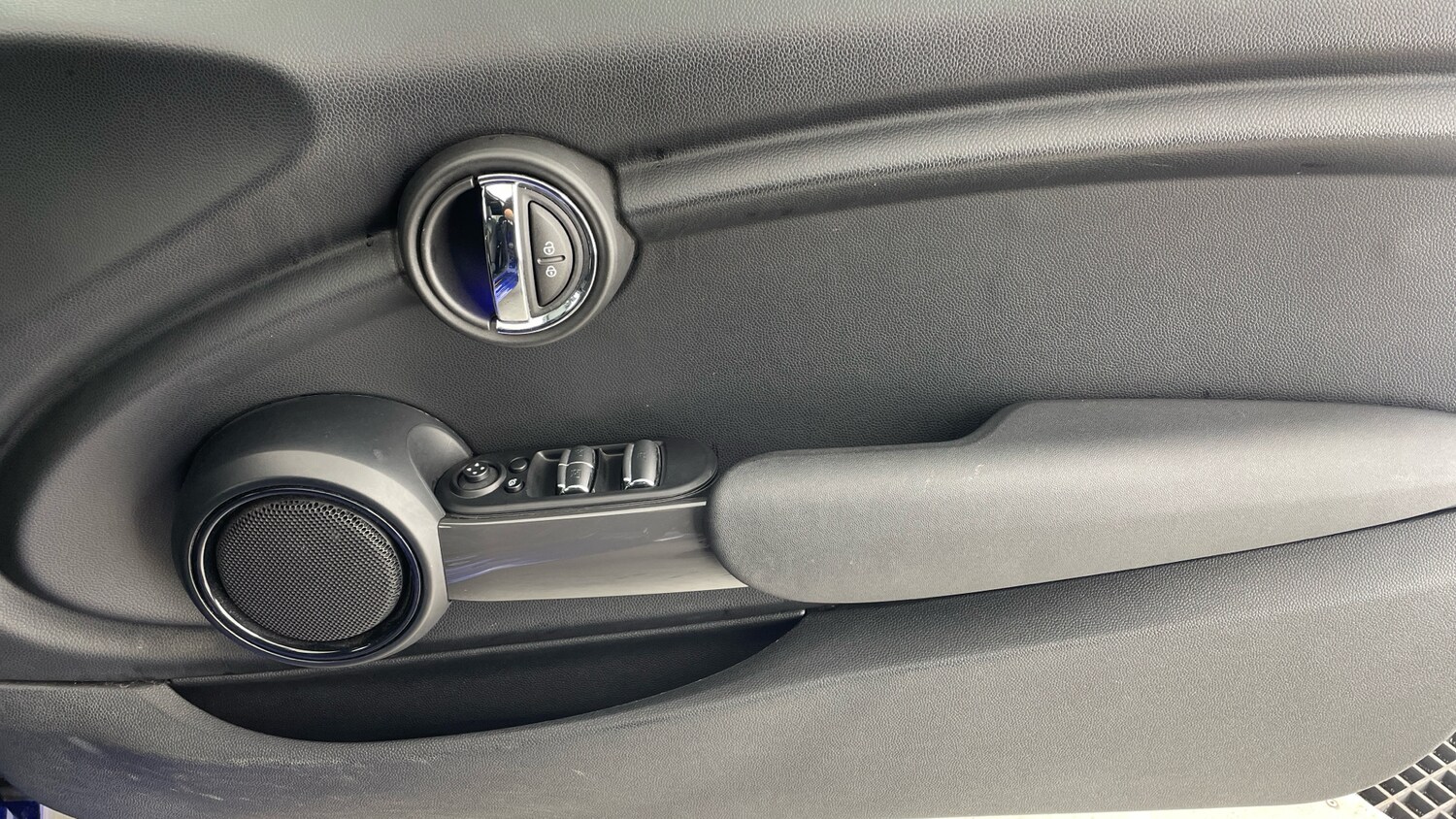 Used MINI Convertible 2019 for sale - 76564922: Photo 38