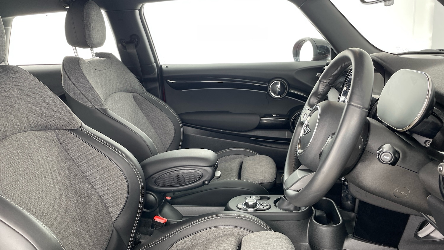 Used MINI Hatch 2022 for sale - 77675321: Photo 11