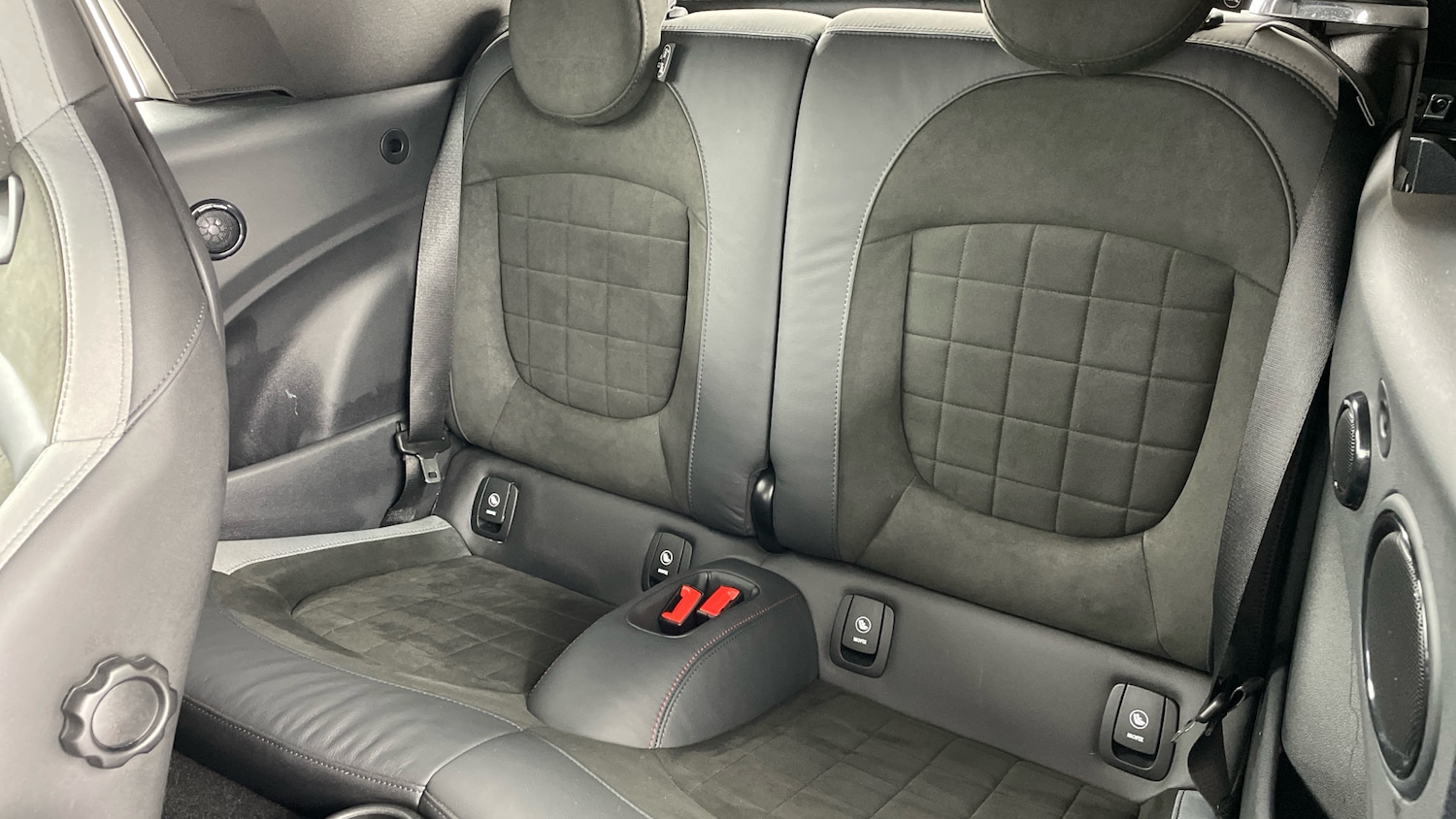 Used MINI Convertible 2024 for sale - 77125619: Photo 12