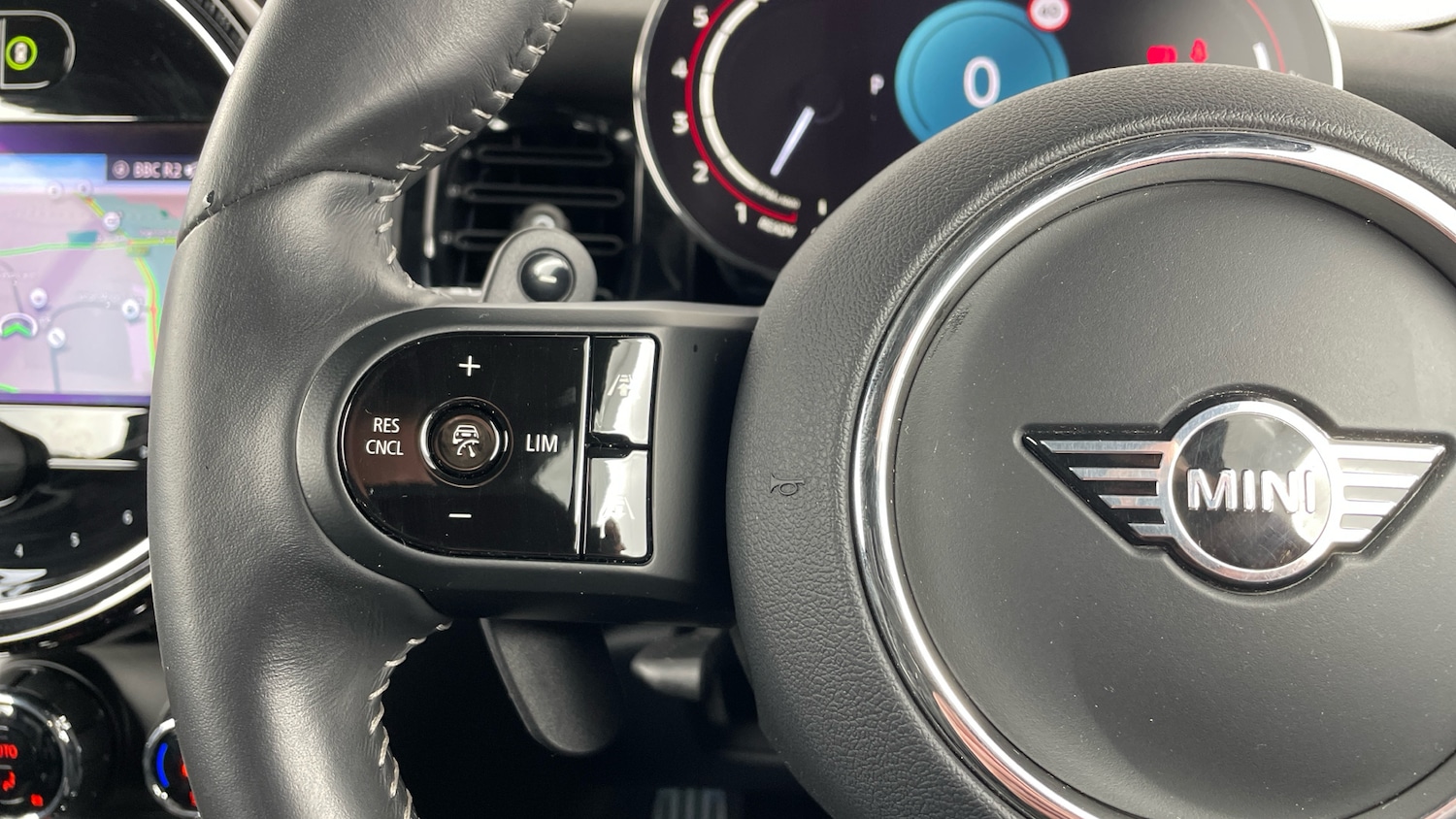 Used MINI Convertible 2024 for sale - 77125619: Photo 17