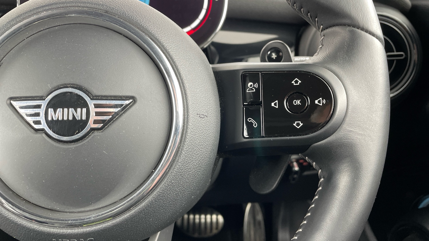 Used MINI Convertible 2024 for sale - 77125619: Photo 18